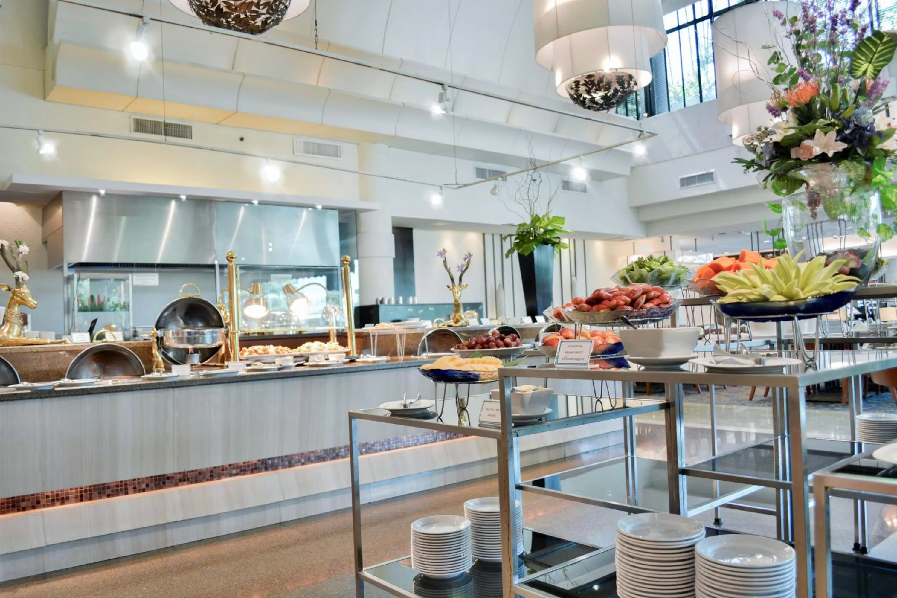 Restaurant/places to eat in Rama Gardens Hotel Bangkok