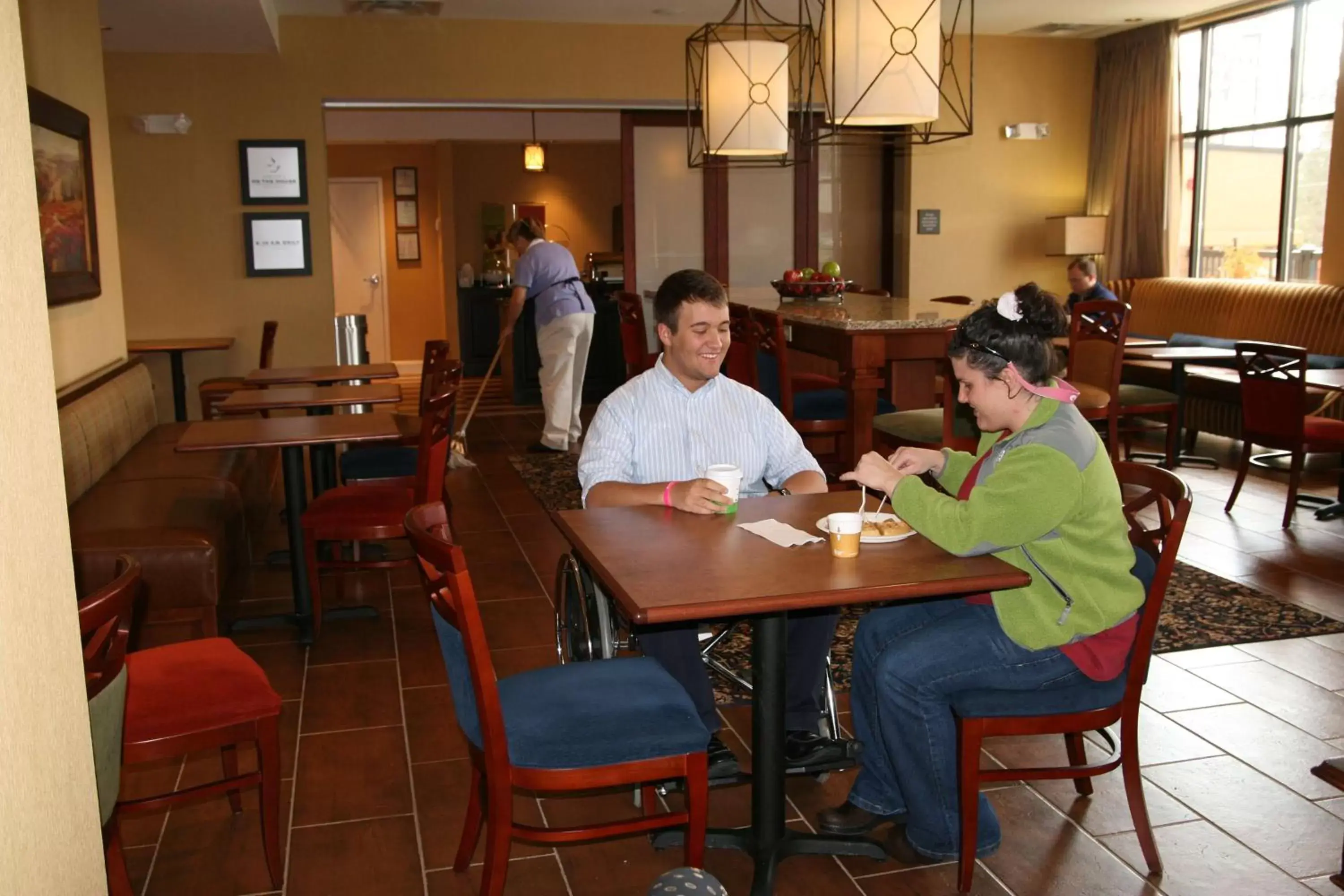 Dining area, Restaurant/Places to Eat in Hampton Inn Jackson-College Avenue