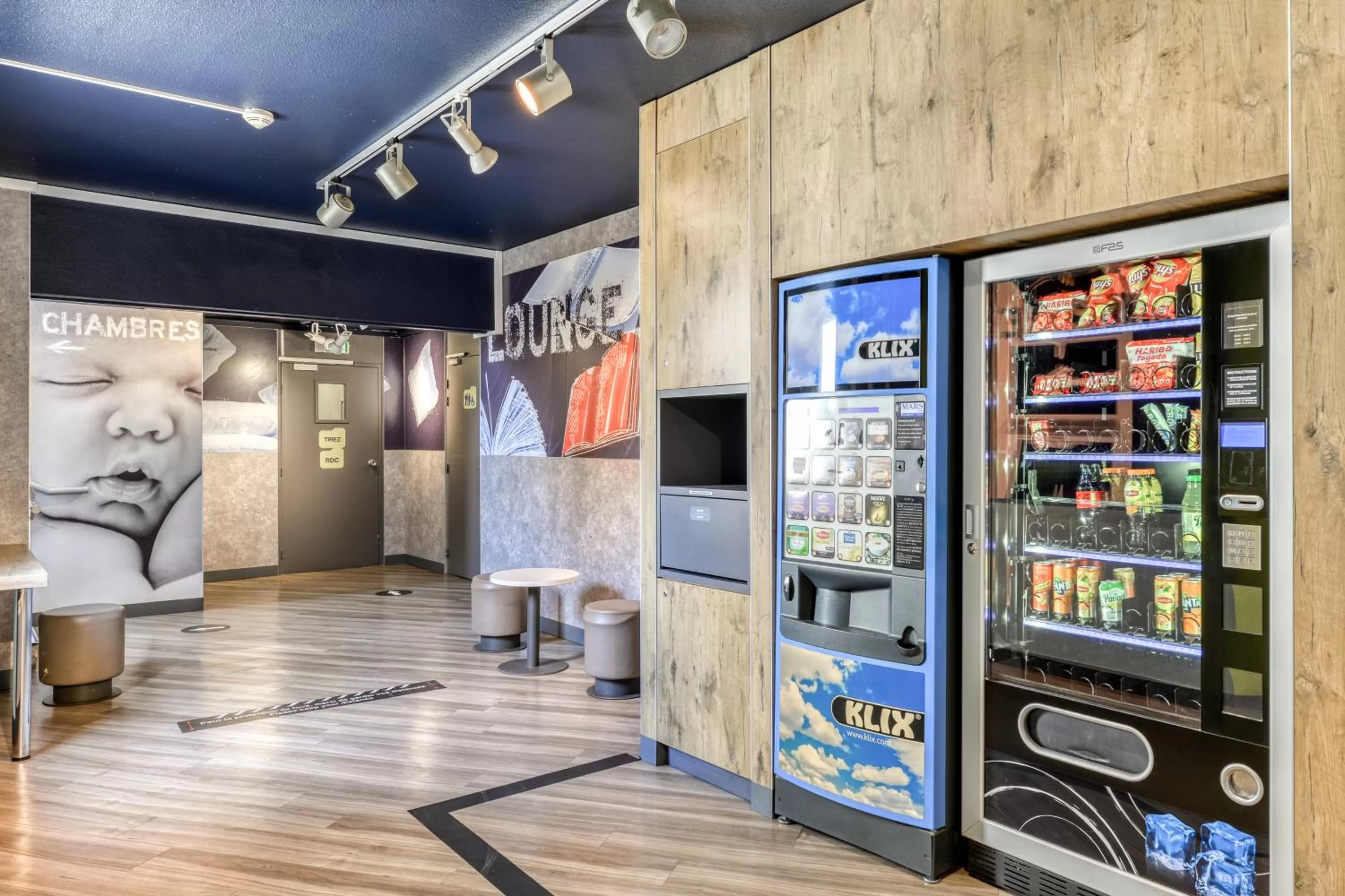 Lobby or reception in B&B HOTEL Montpellier Sud Lattes