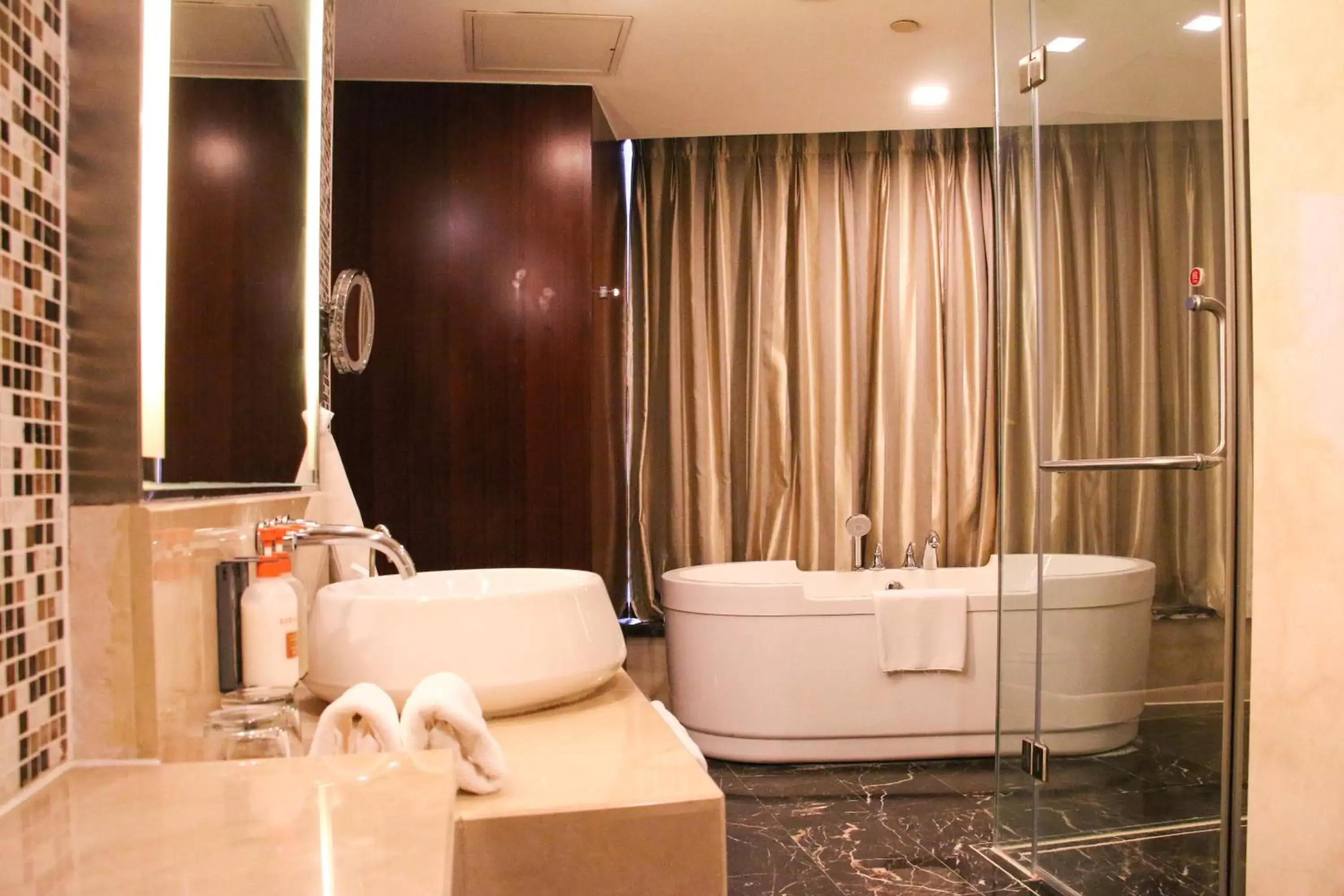 Bathroom in Crowne Plaza Yantai Sea View, an IHG Hotel