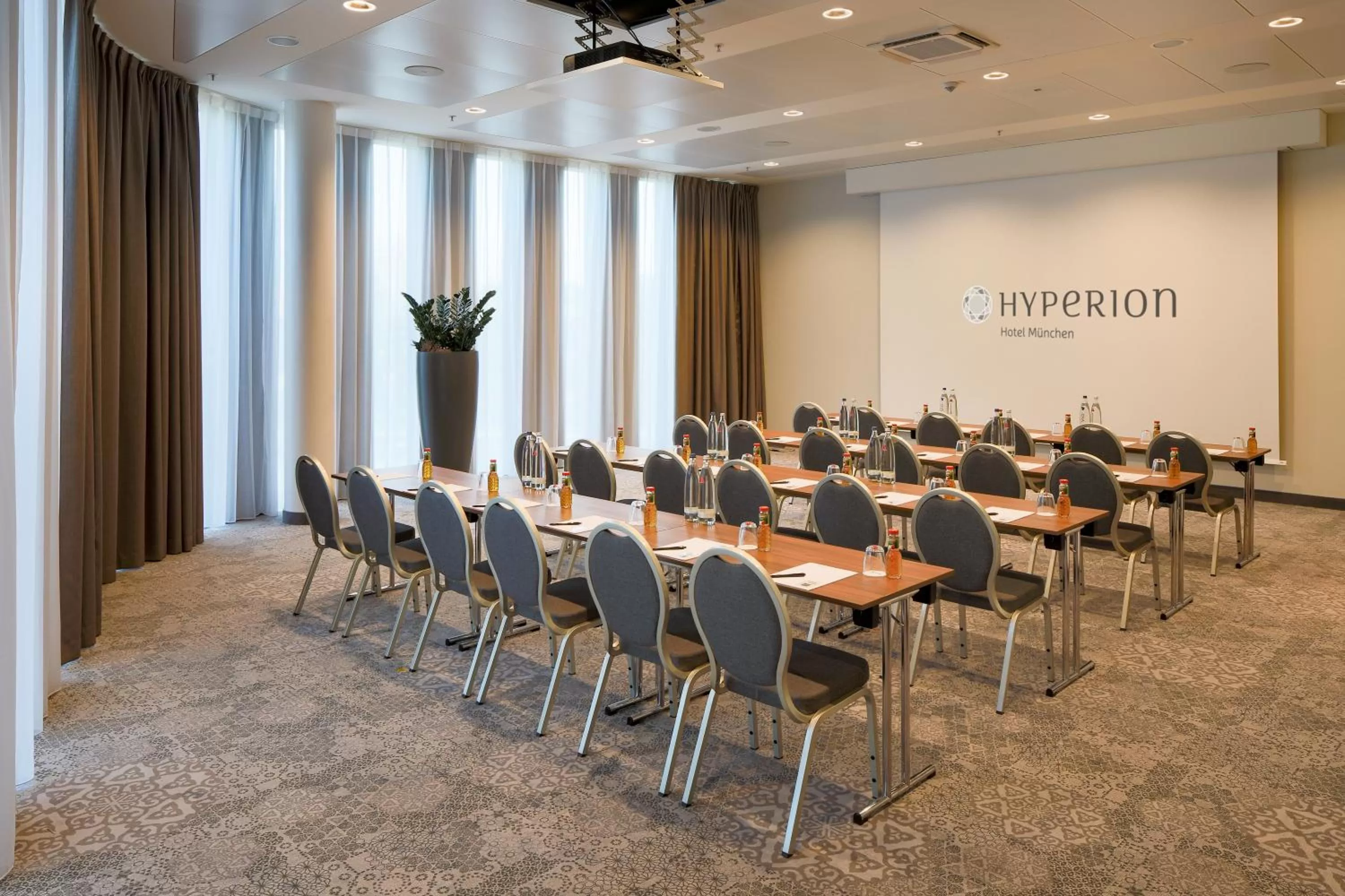 Meeting/conference room in HYPERION Hotel München
