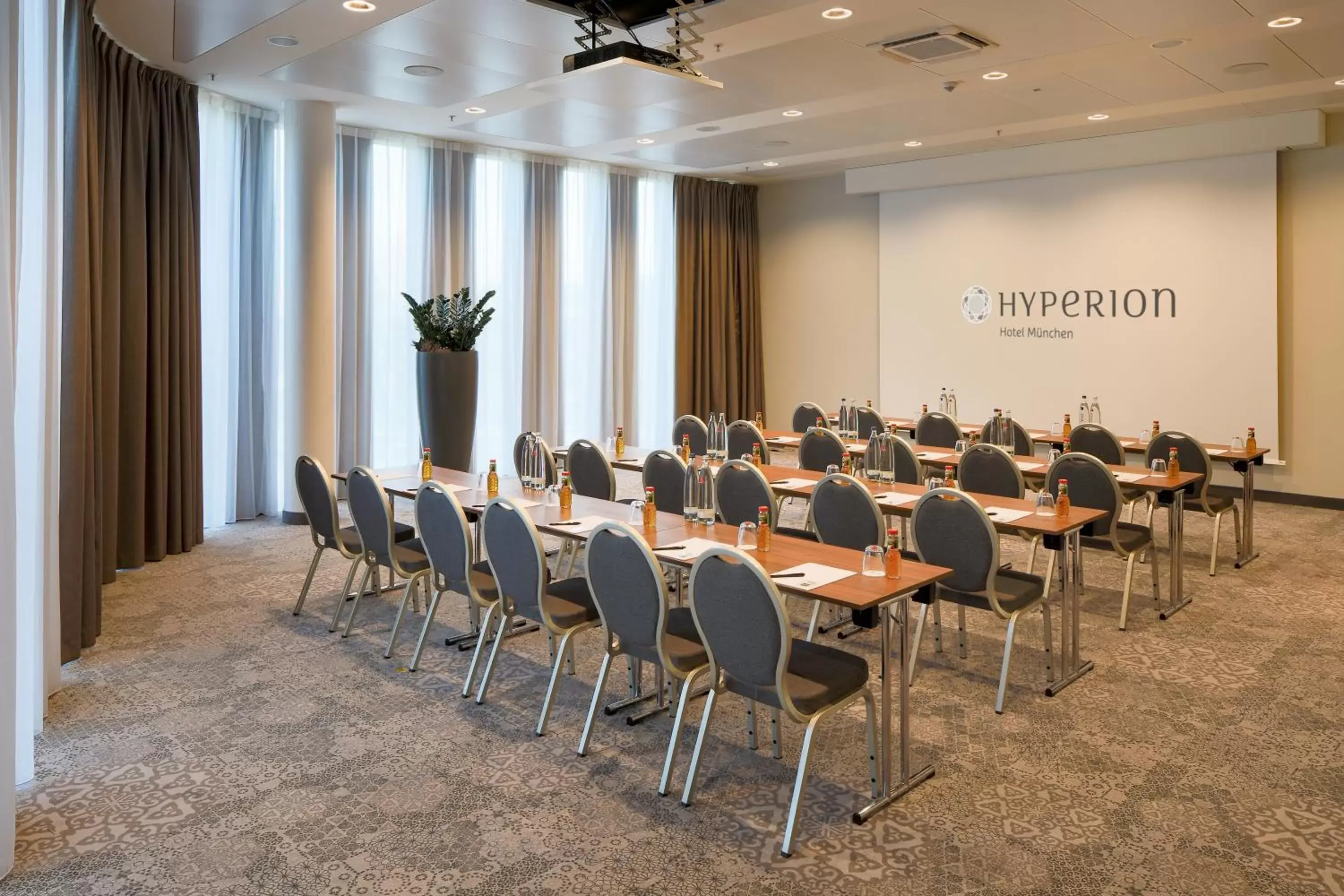 Meeting/conference room in Hyperion Hotel München