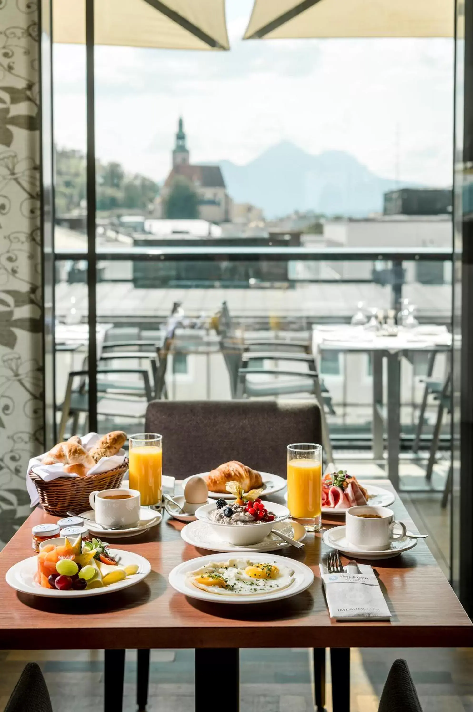 Balcony/Terrace, Breakfast in IMLAUER HOTEL PITTER Salzburg