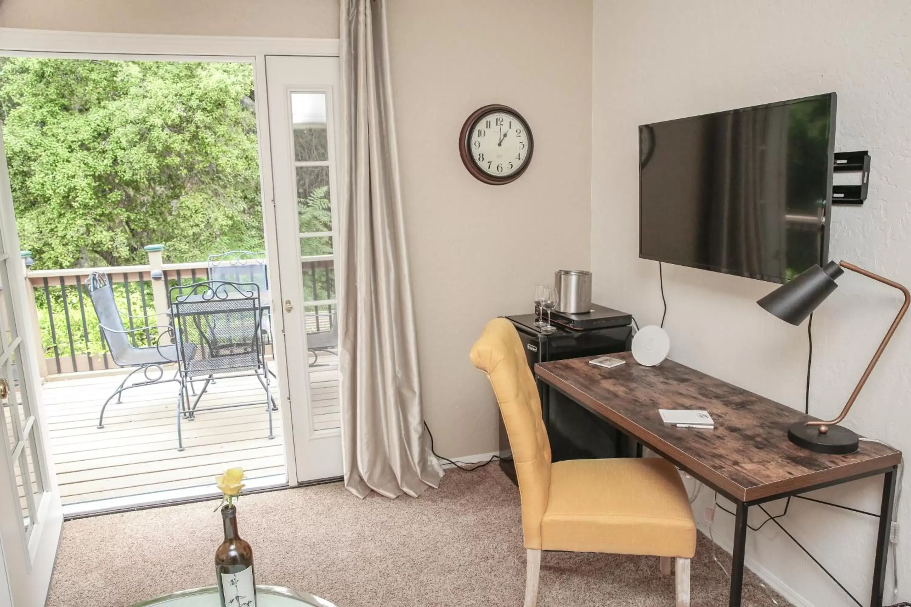 TV and multimedia in The Eden House Vineyard TV and multimedia in The Eden House Vineyard