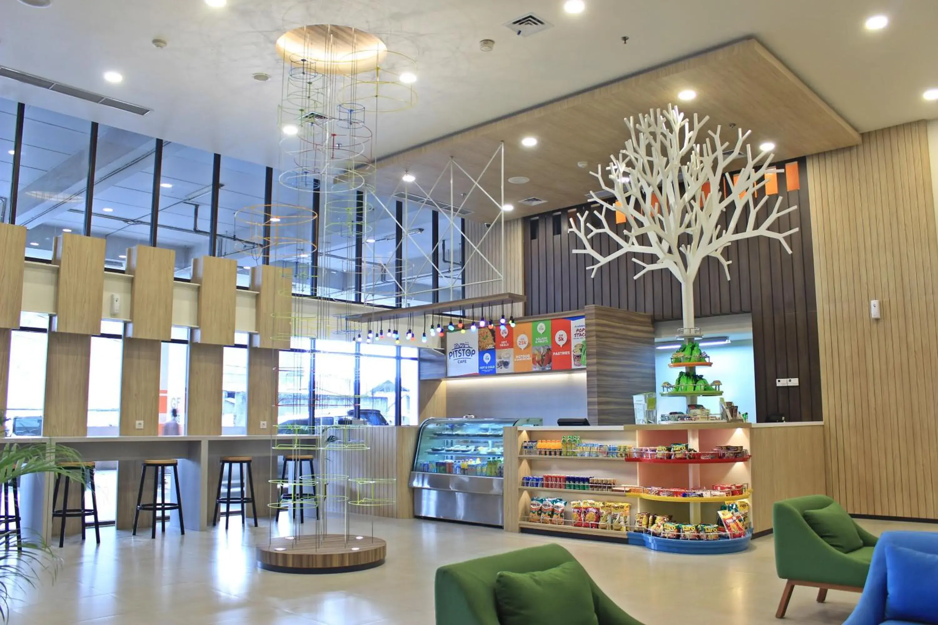 Lobby or reception in POP! Hotel Festival Citylink - Bandung