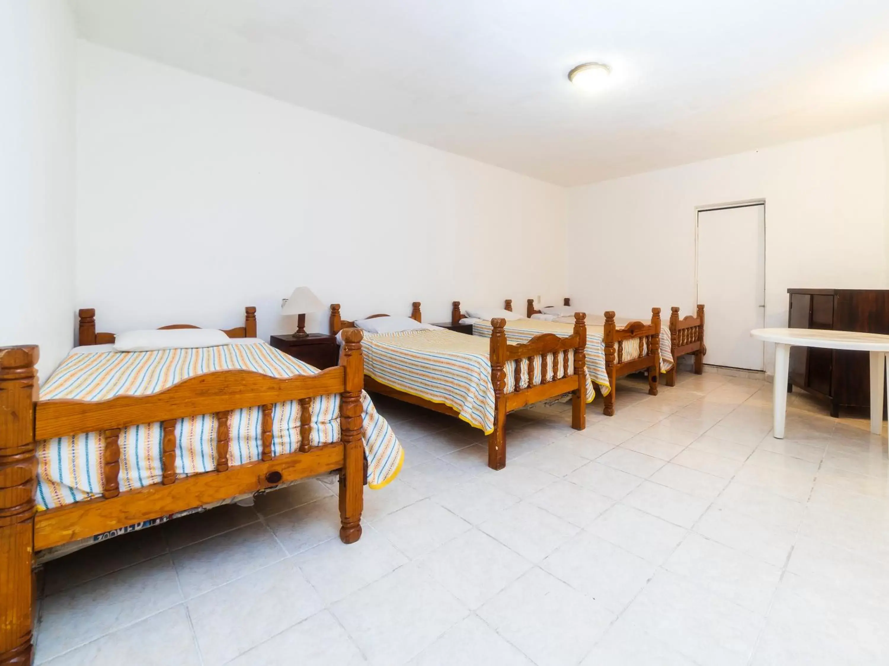 Photo of the whole room, Bed in Los Pueblitos de Guanajuato Hotel