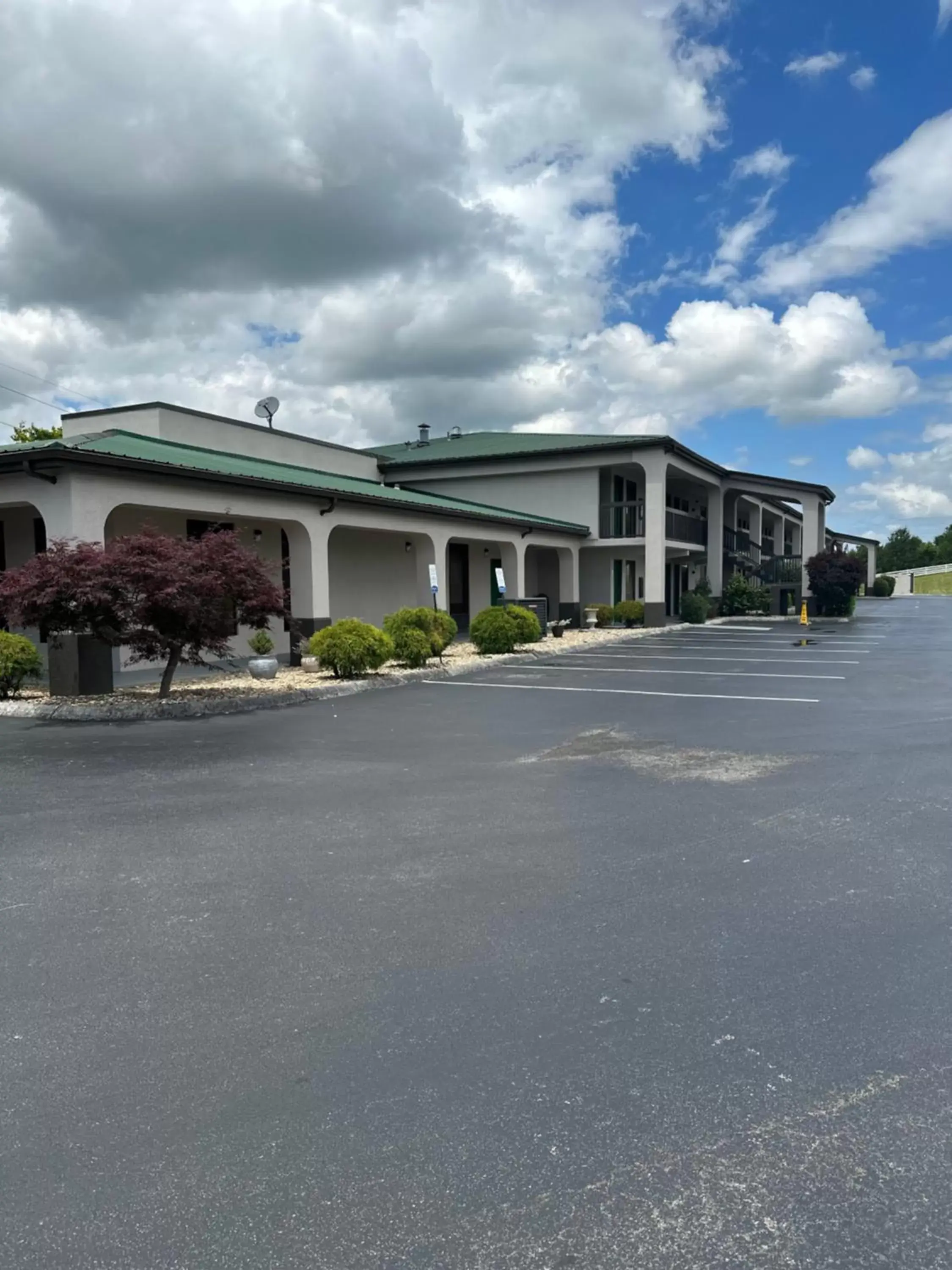 Property Building in Quality Inn Dandridge