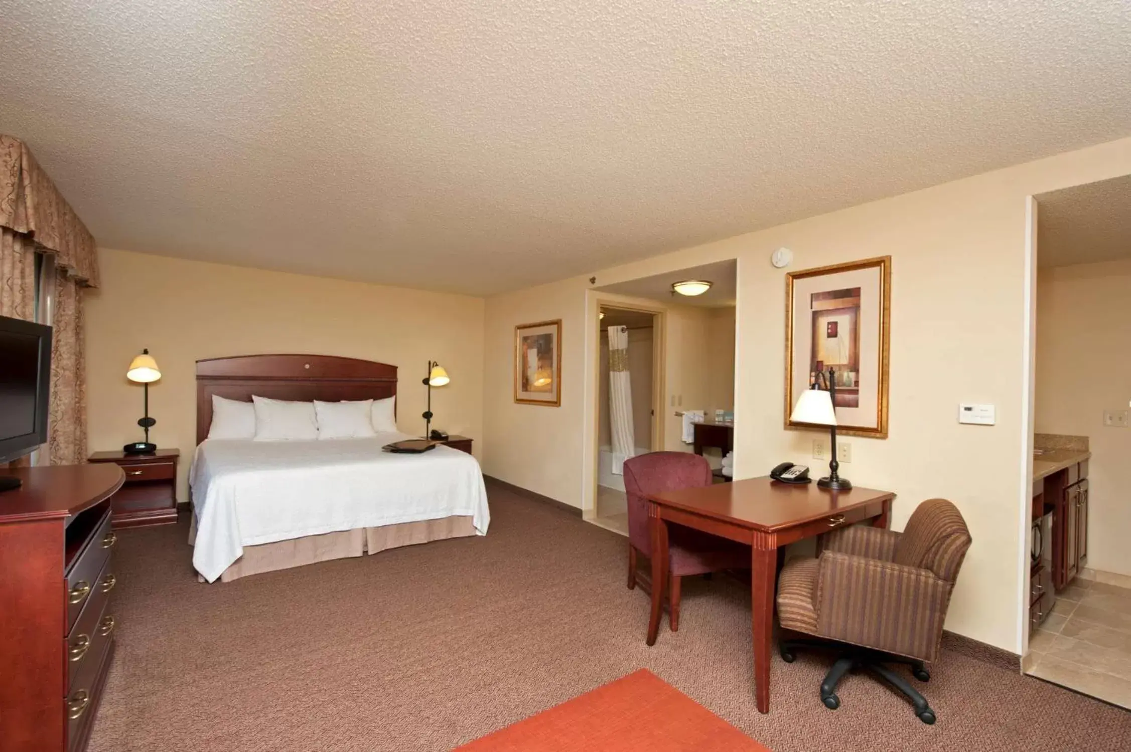 Bed in Hampton Inn & Suites Bloomington Normal