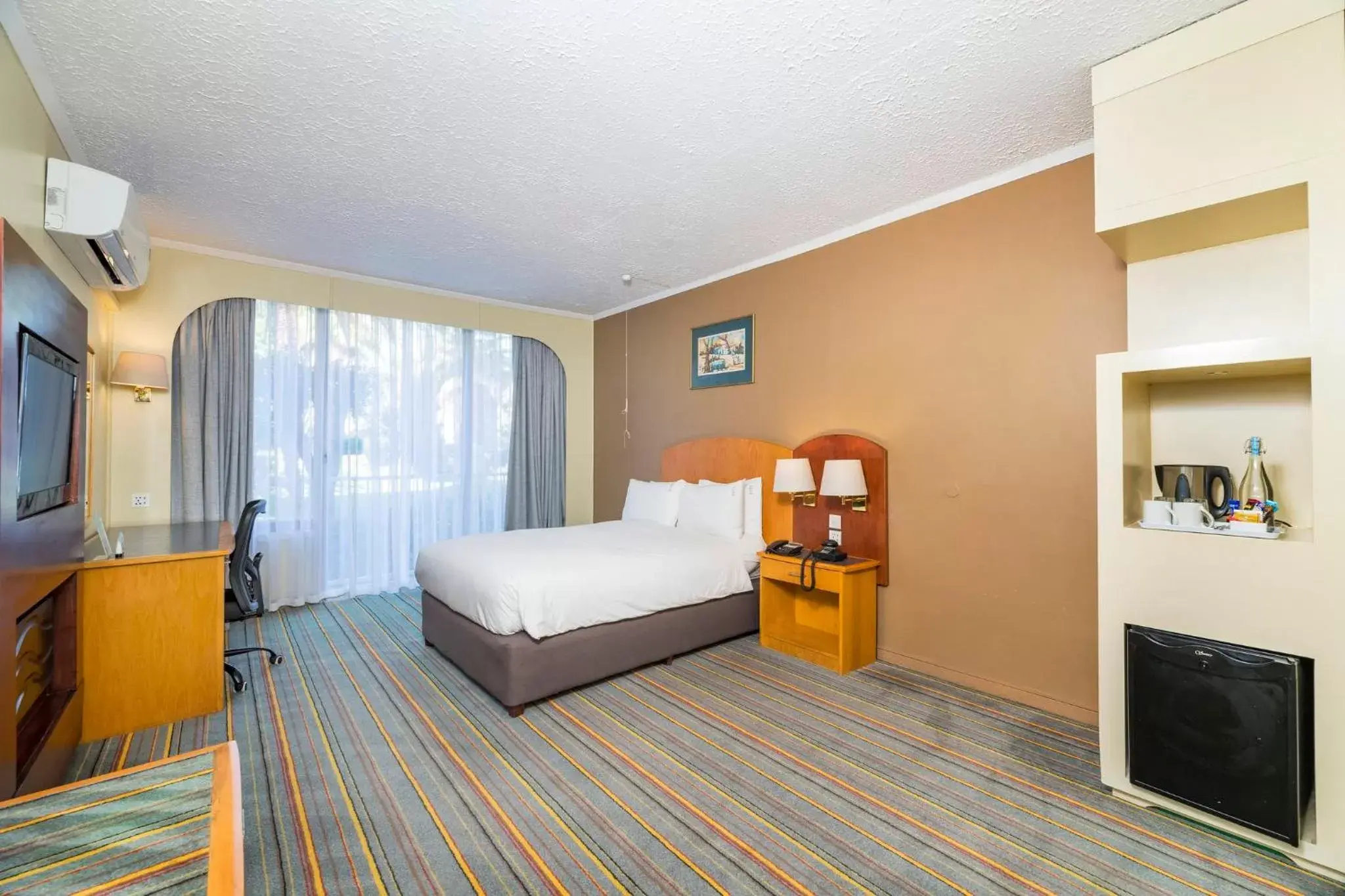 Photo of the whole room, Bed in Holiday Inn - Bulawayo, an IHG Hotel