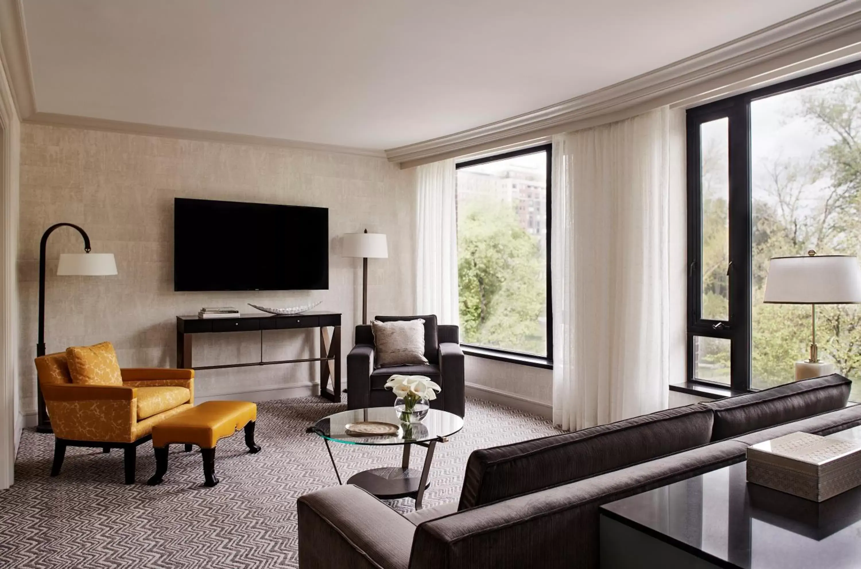 Living room, Seating Area in Four Seasons Boston