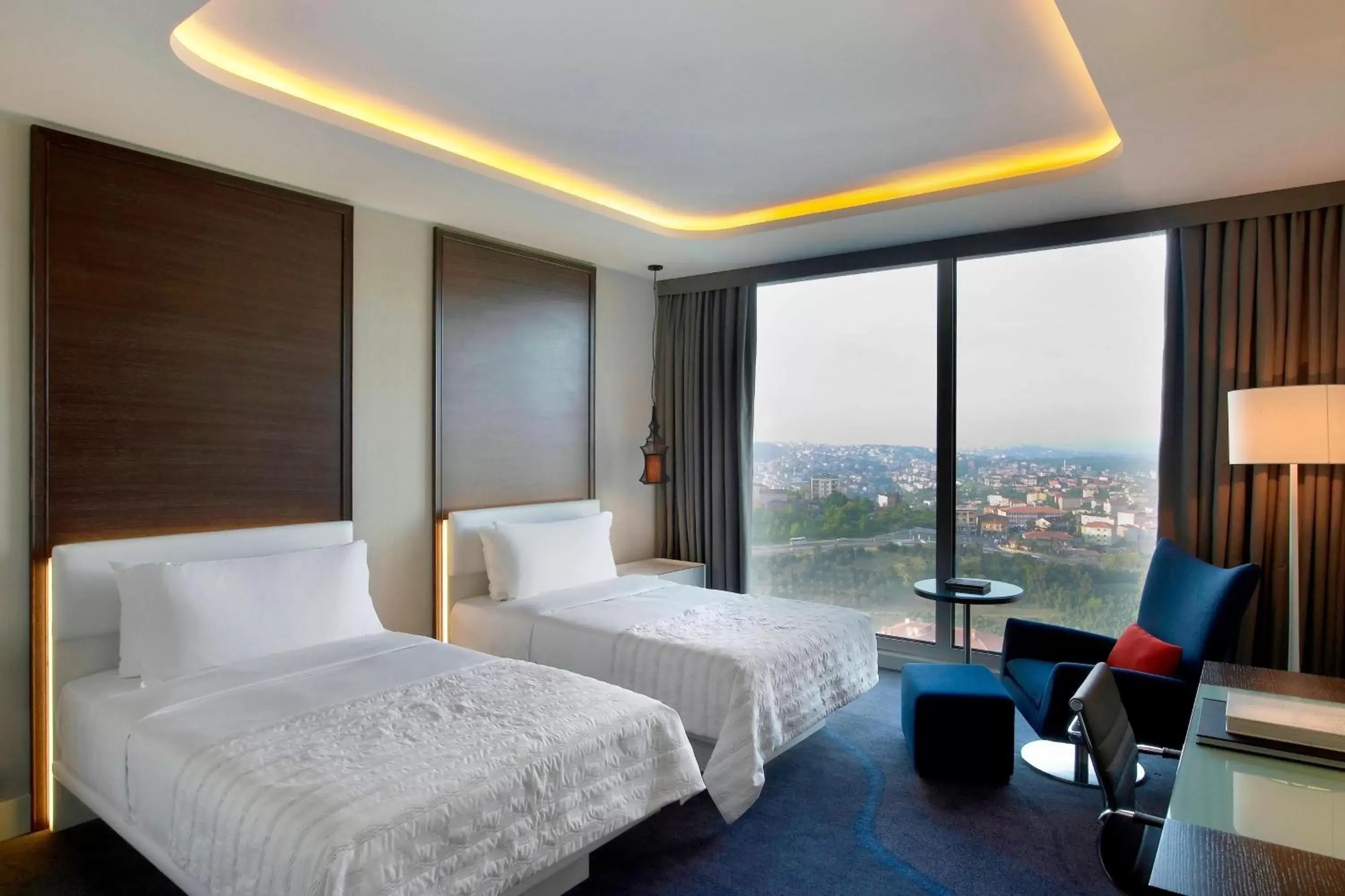 Photo of the whole room in Le Meridien Istanbul Etiler