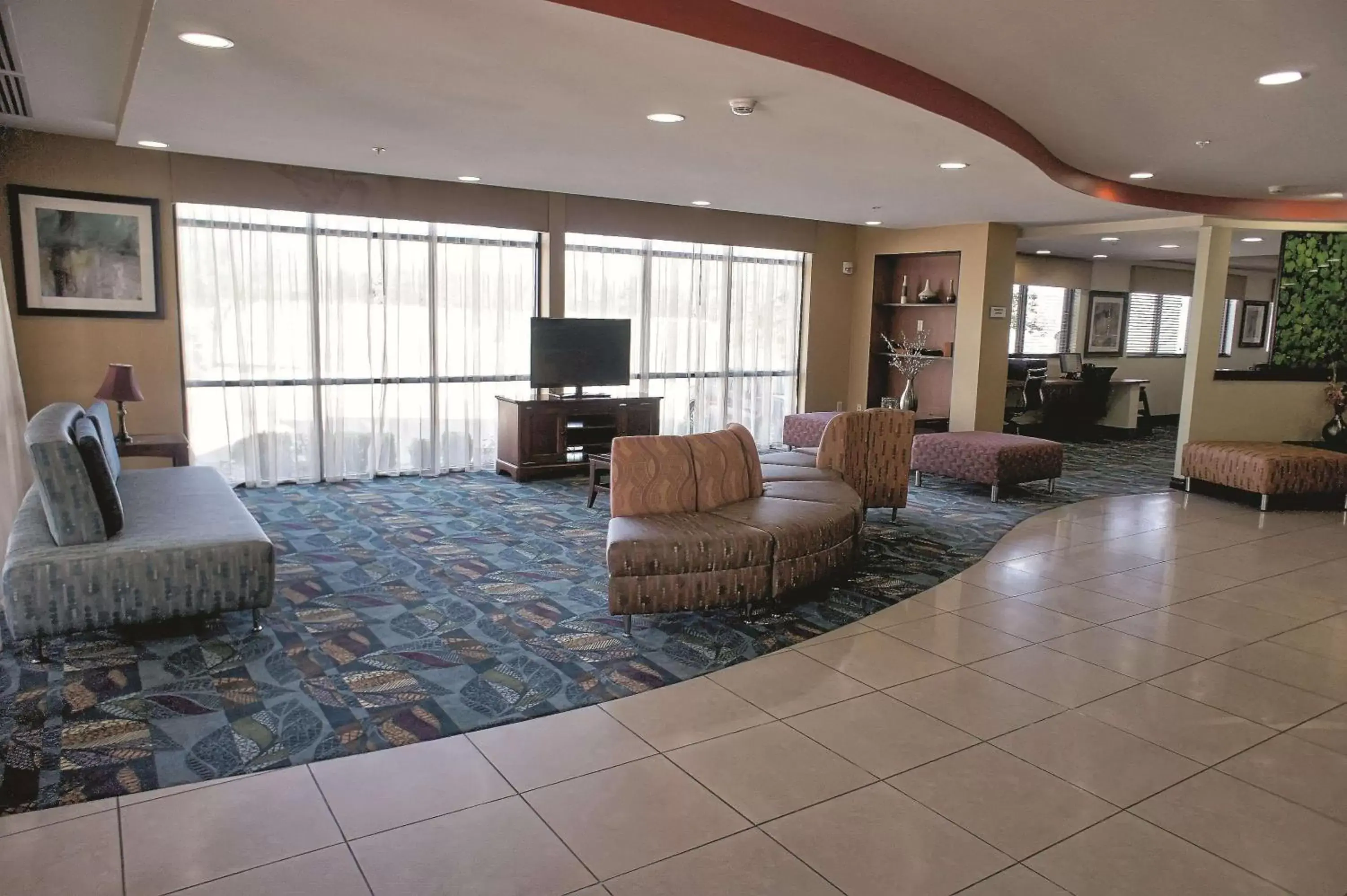 Lobby or reception in La Quinta by Wyndham Edmond Lobby or reception in La Quinta by Wyndham Edmond