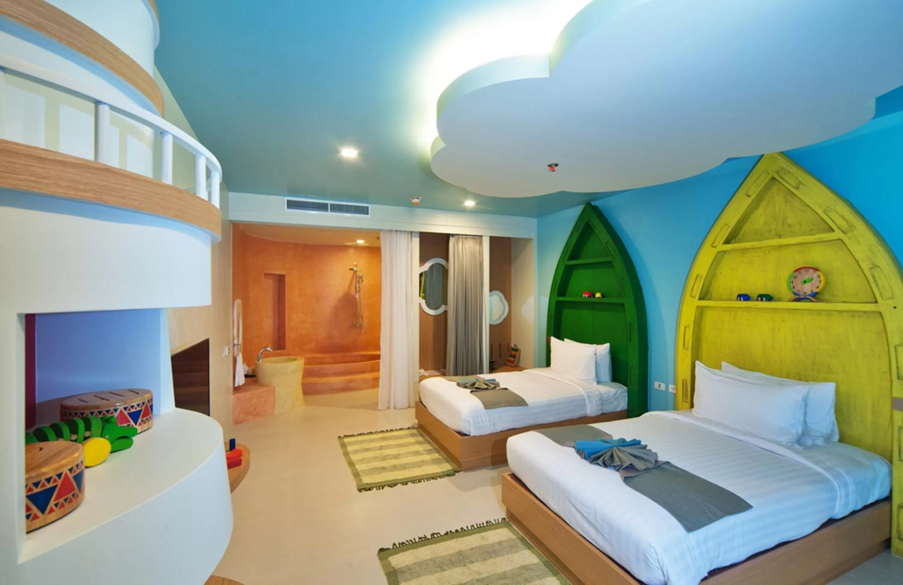 Photo of the whole room, Bed in Holiday Ao Nang Beach Resort, Krabi