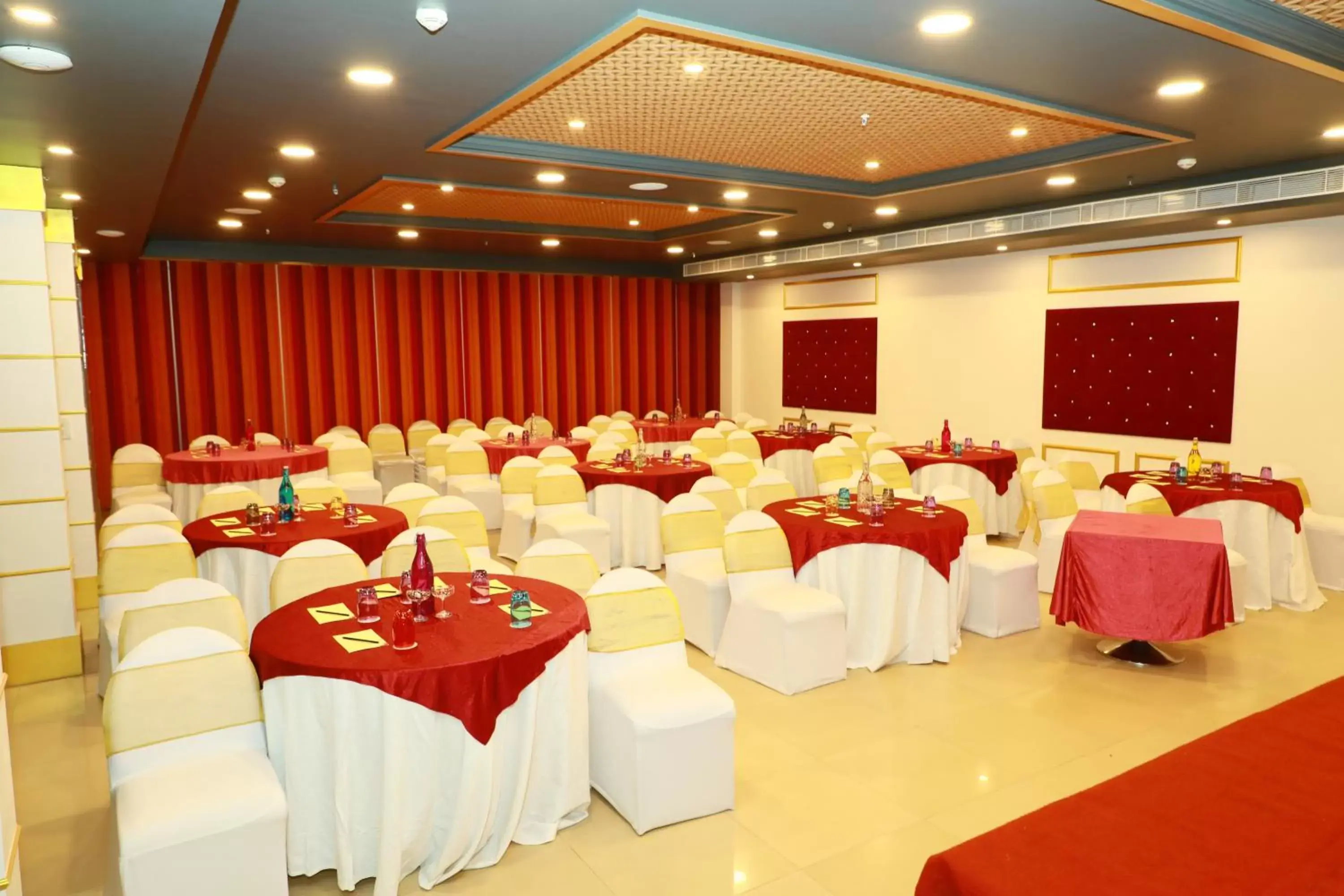 Business facilities, Banquet Facilities in Regency Sameera Vellore by GRT Hotels