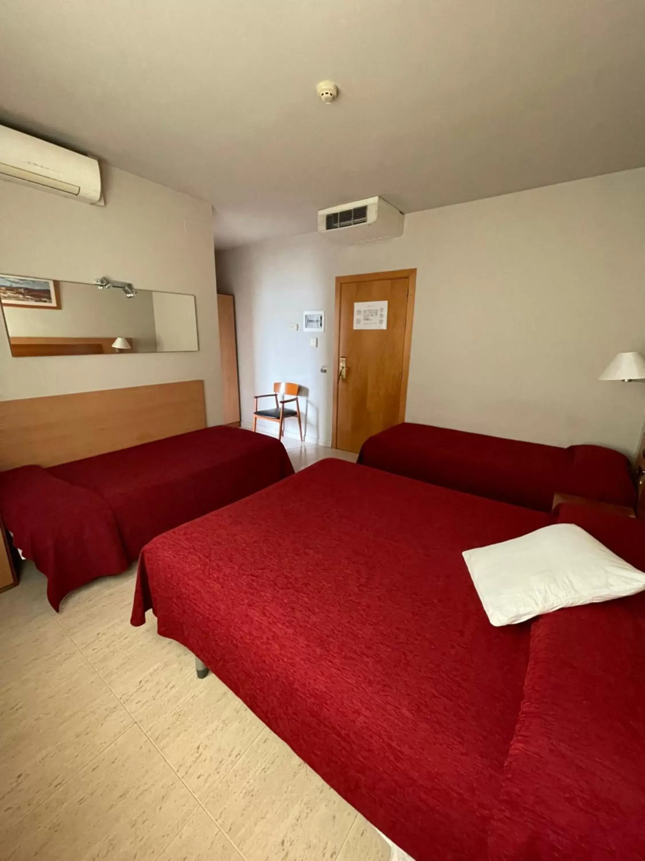 Bed in Hotel Sant Celoni