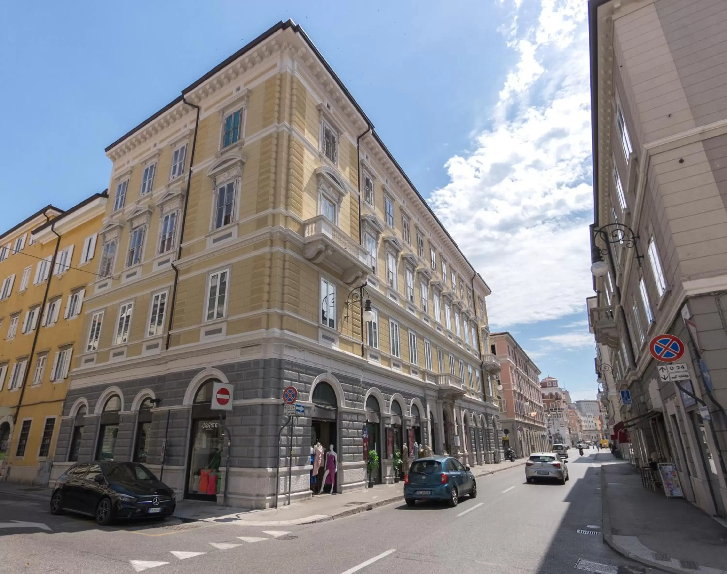 Property building in Nuovo Albergo Centro