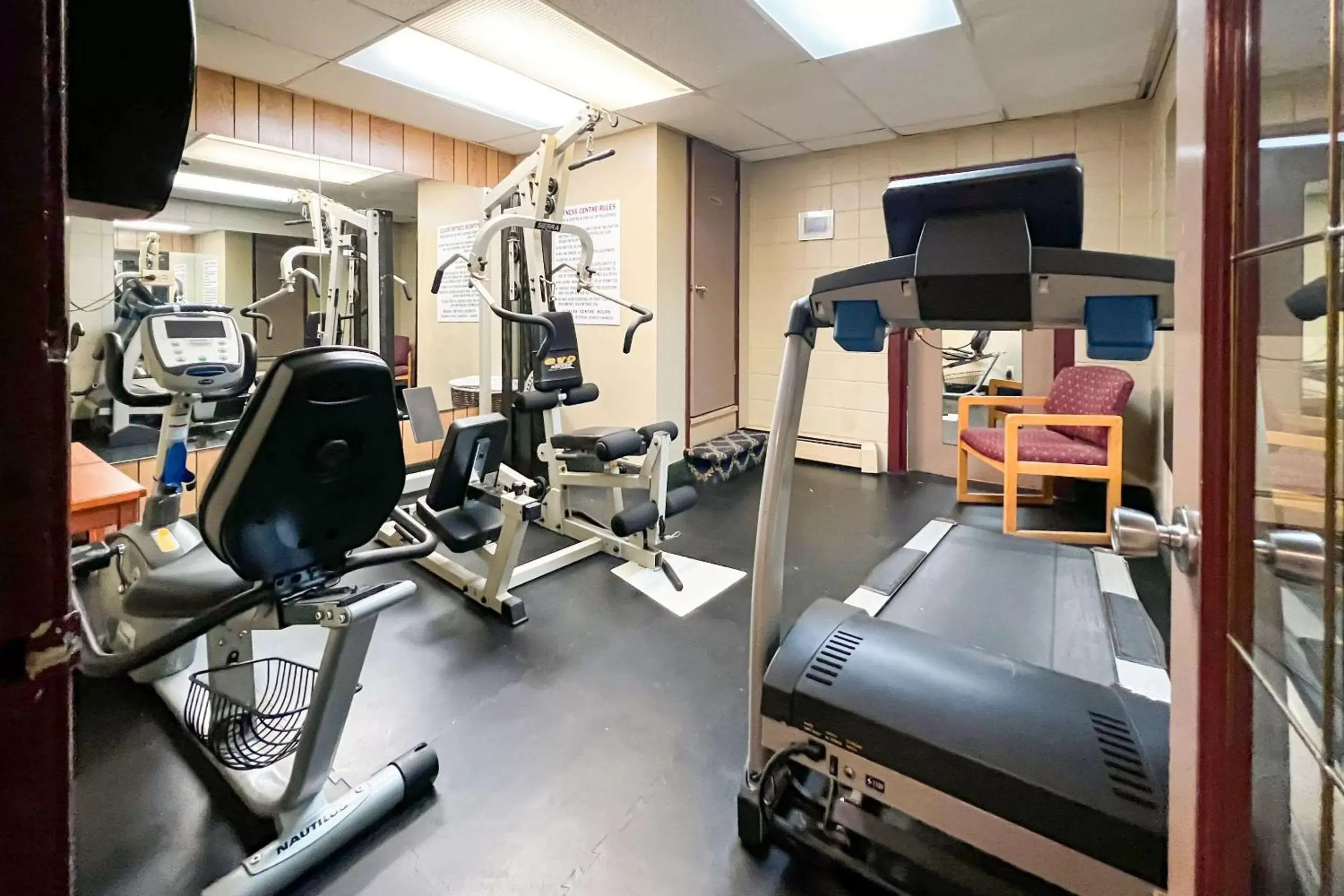 Fitness centre/facilities, Fitness Center/Facilities in Econo Lodge Motel Village