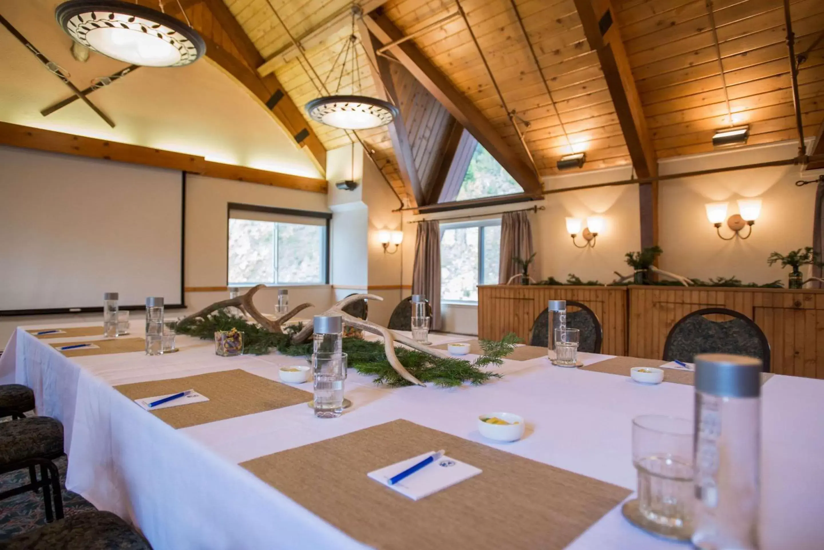 On site, Restaurant/Places to Eat in Winter Park Mountain Lodge