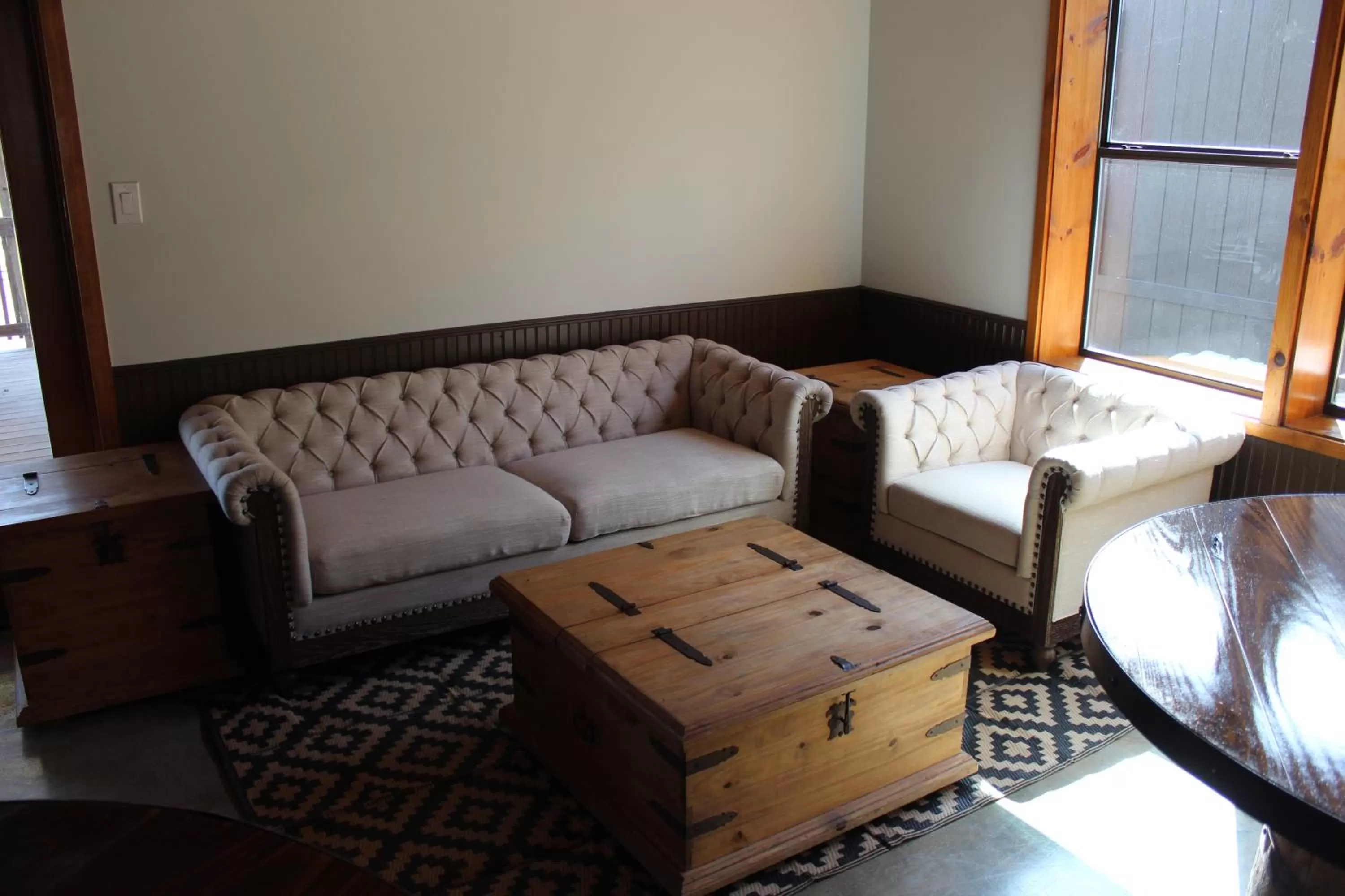 Seating Area in Canyon Lakeview Resort