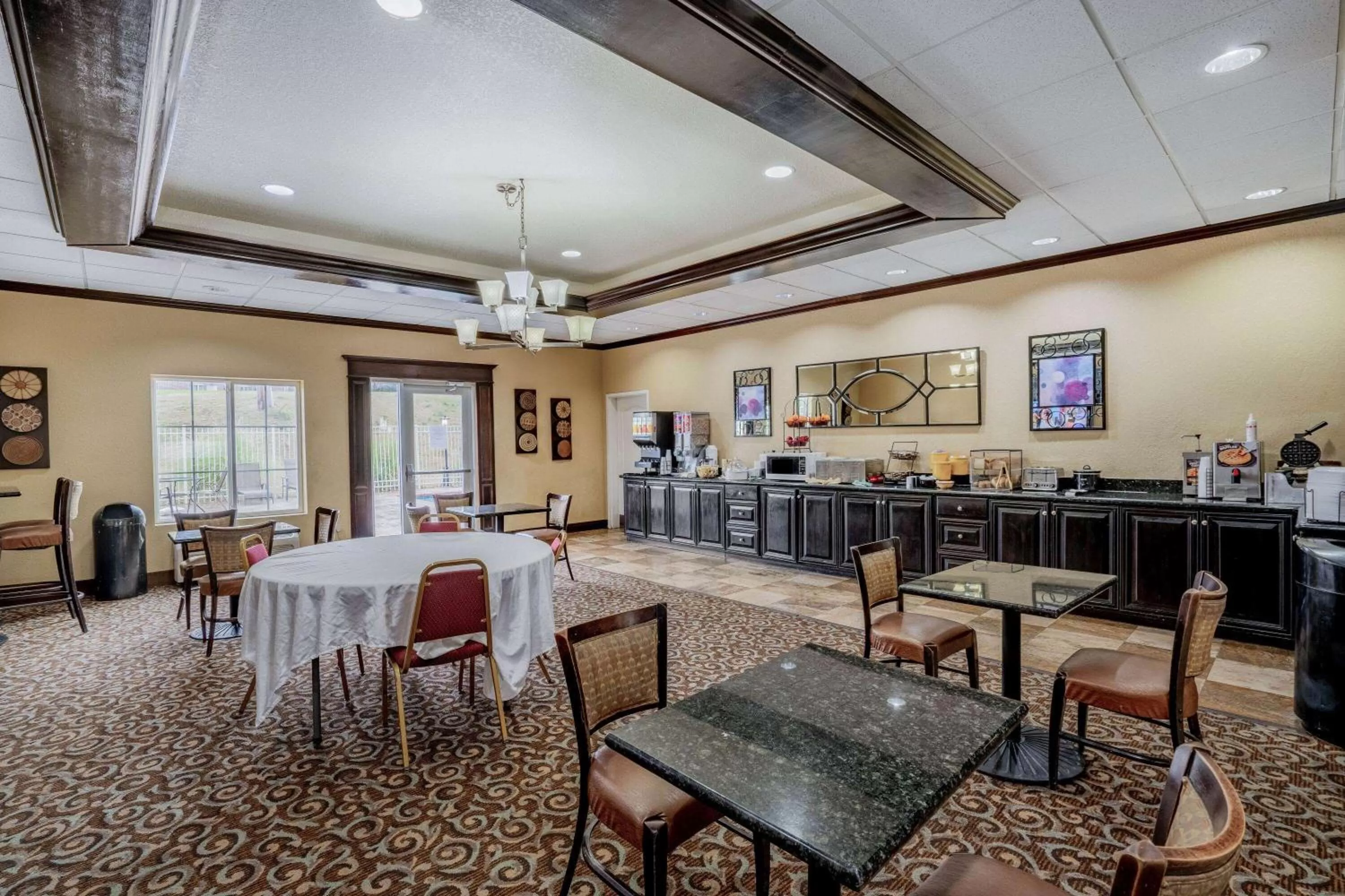 Restaurant/places to eat in La Quinta by Wyndham Vicksburg