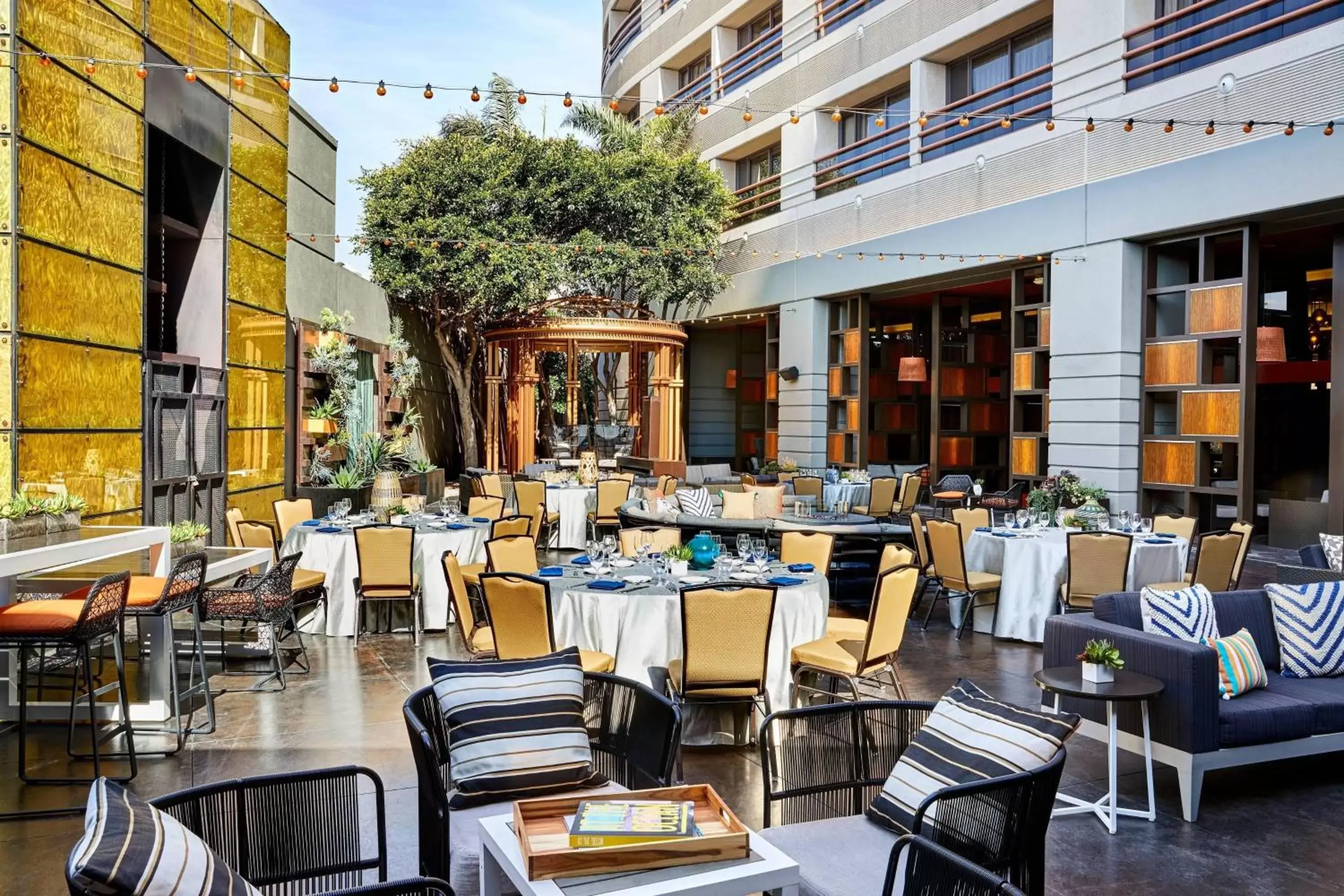 Lounge or bar, Restaurant/Places to Eat in Marina del Rey Marriott