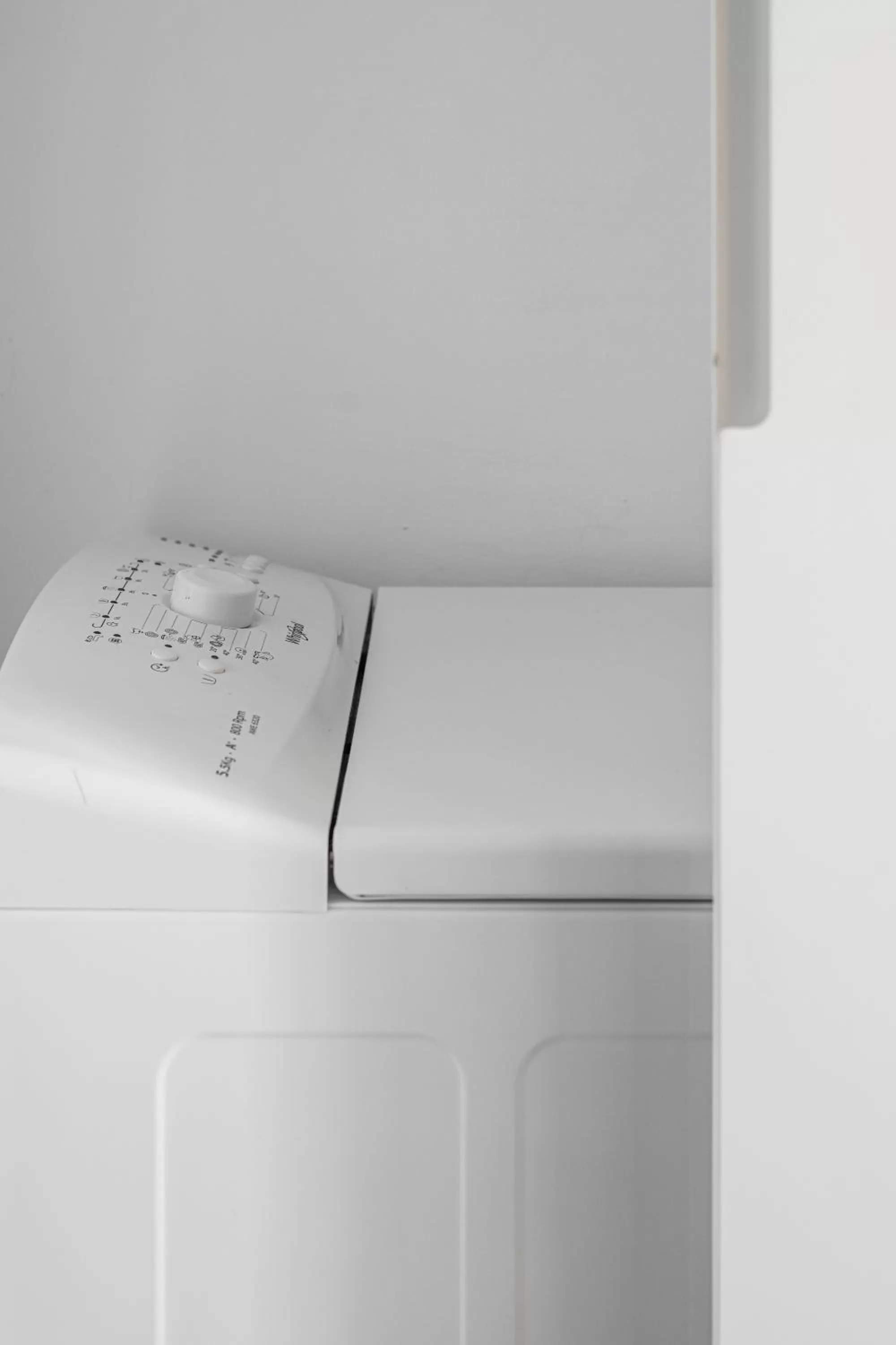 washing machine in Mate GEORGE - By HOMY