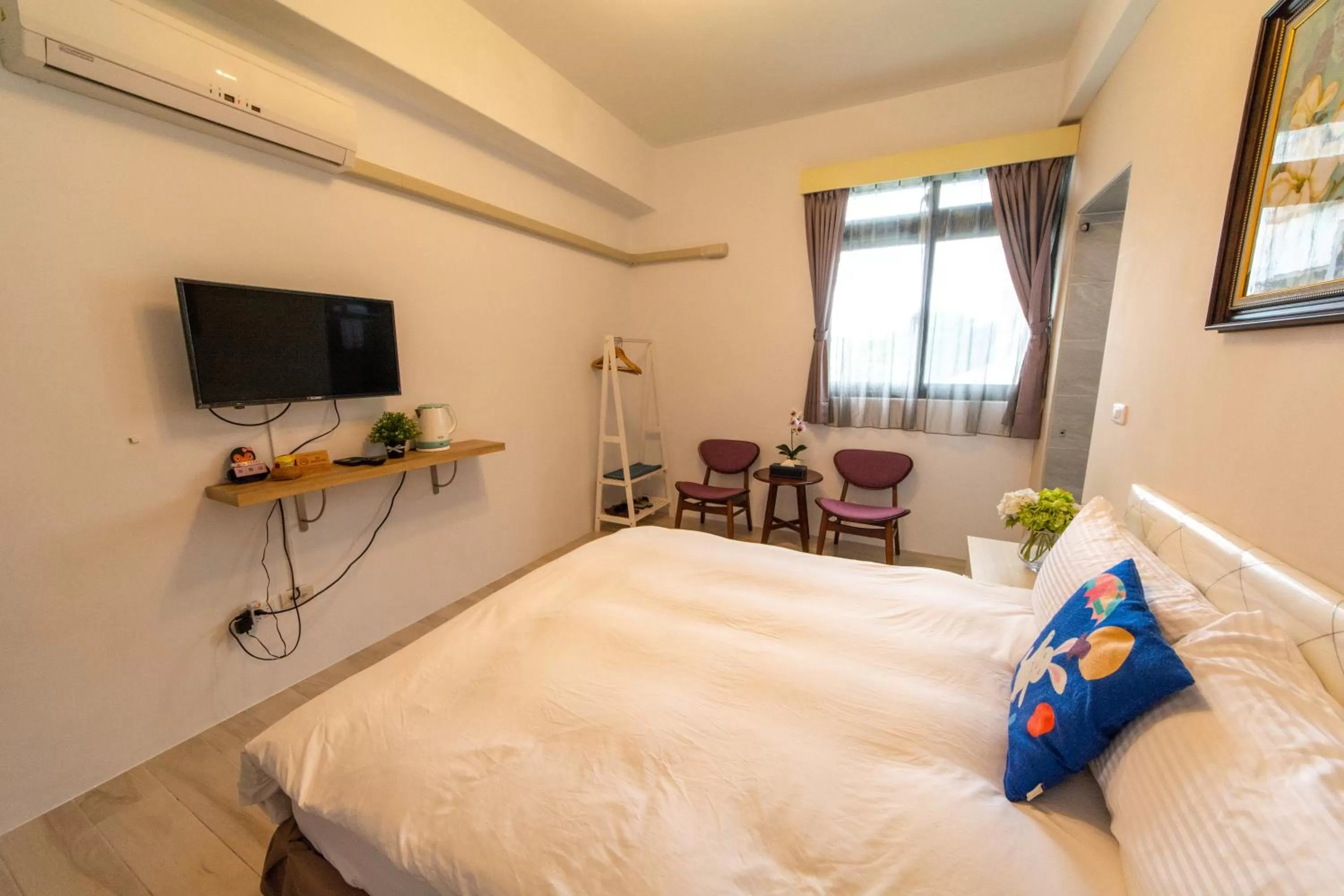 Decorative detail, Bed in Jinguann B&B