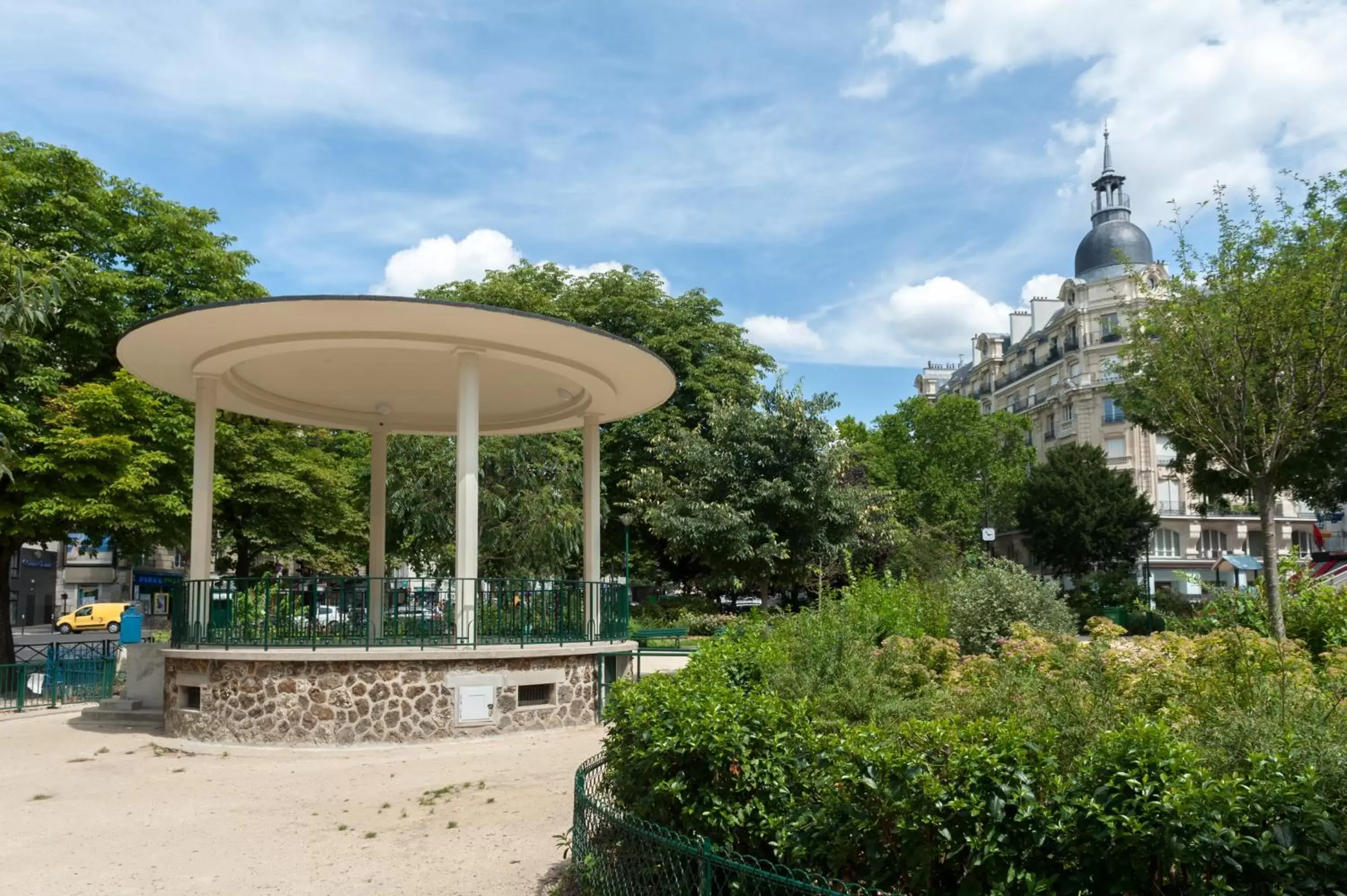 Nearby landmark in Hôtel le 209 Paris Bercy