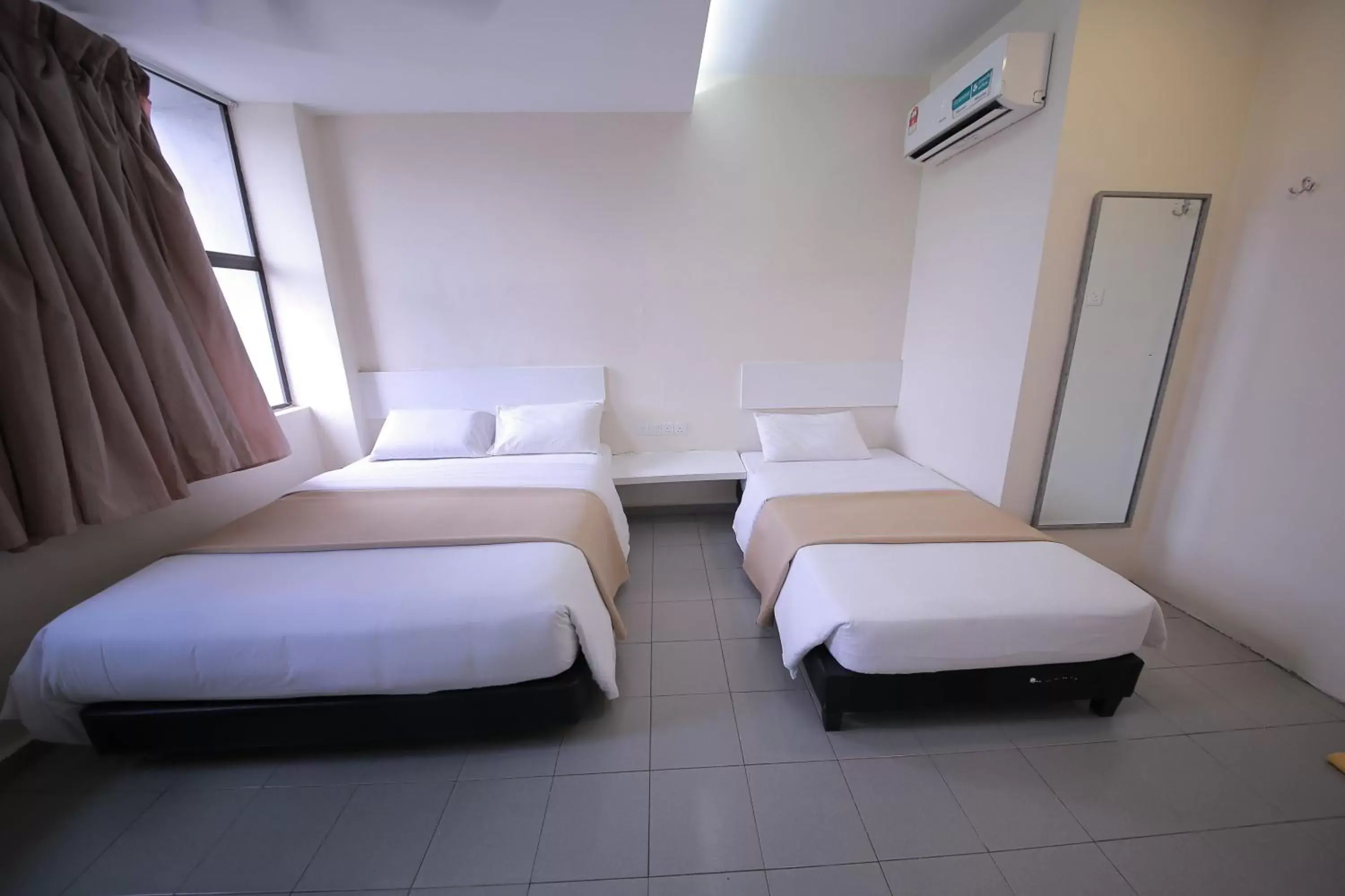 Photo of the whole room, Bed in Skudai Hotel