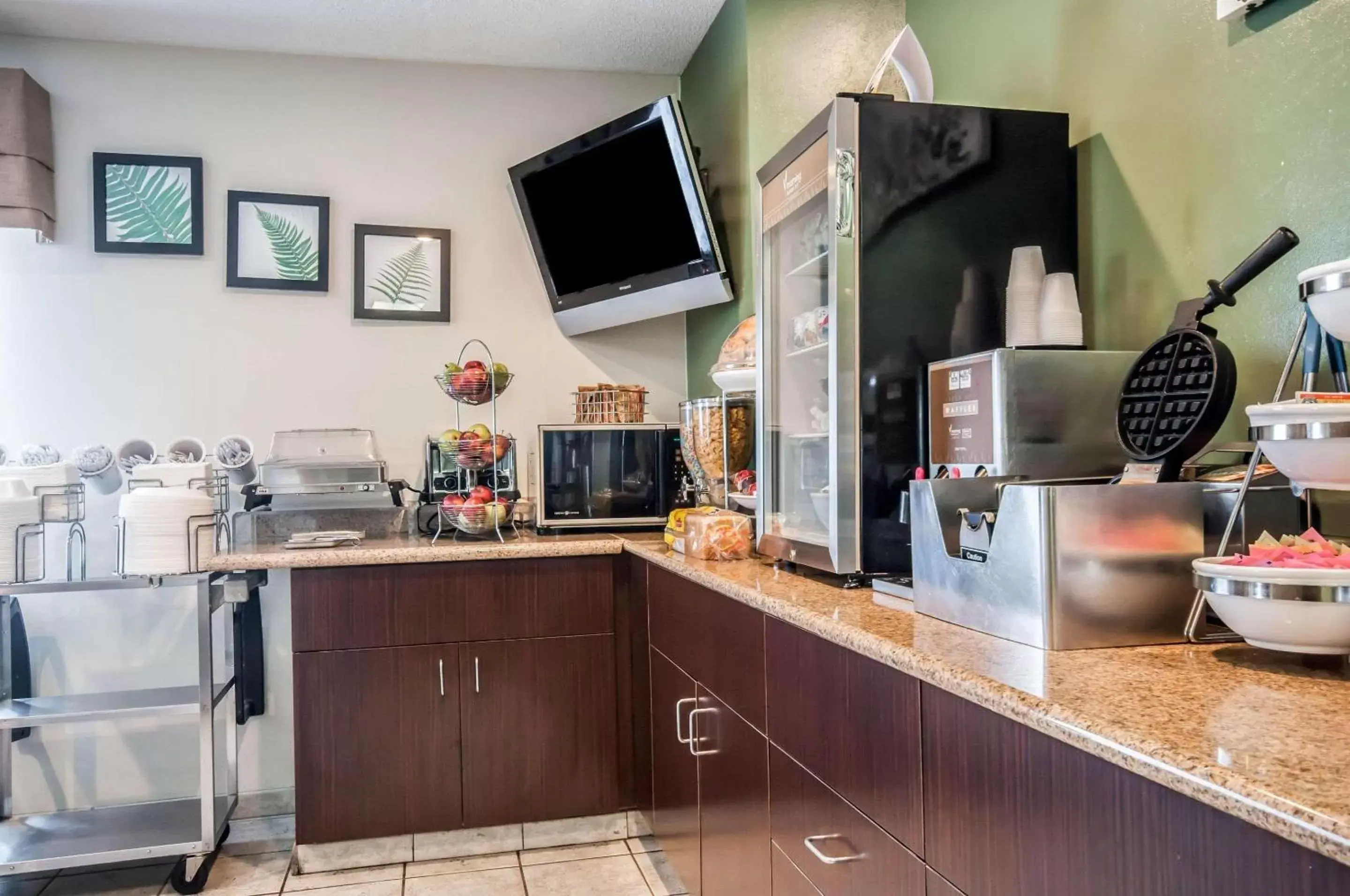 Restaurant/places to eat, Kitchen/Kitchenette in Sleep Inn Cinnaminson Philadelphia East