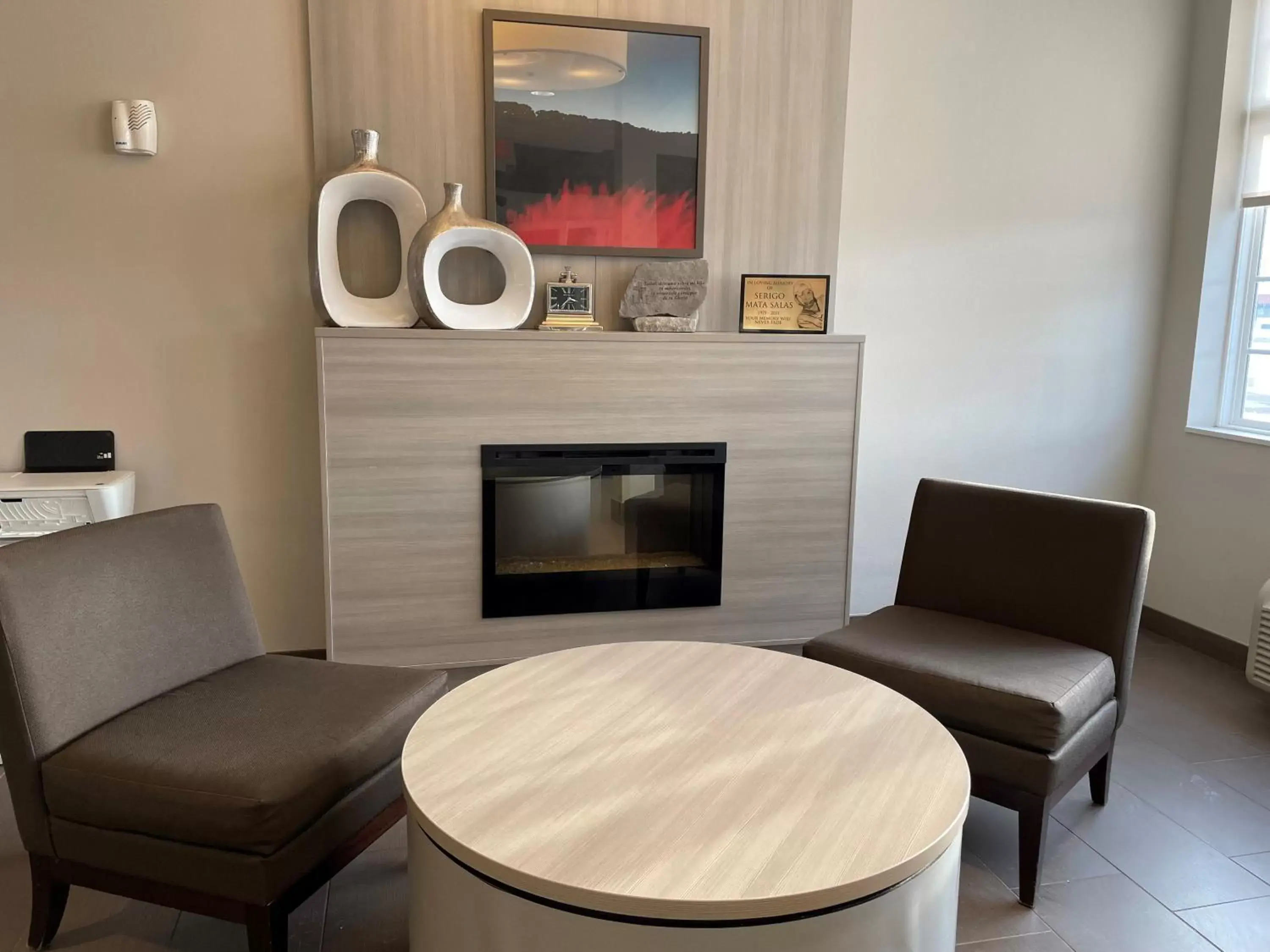 Lobby or reception, Seating Area in Microtel Inn & Suites by Wyndham Rochester South Mayo Clinic