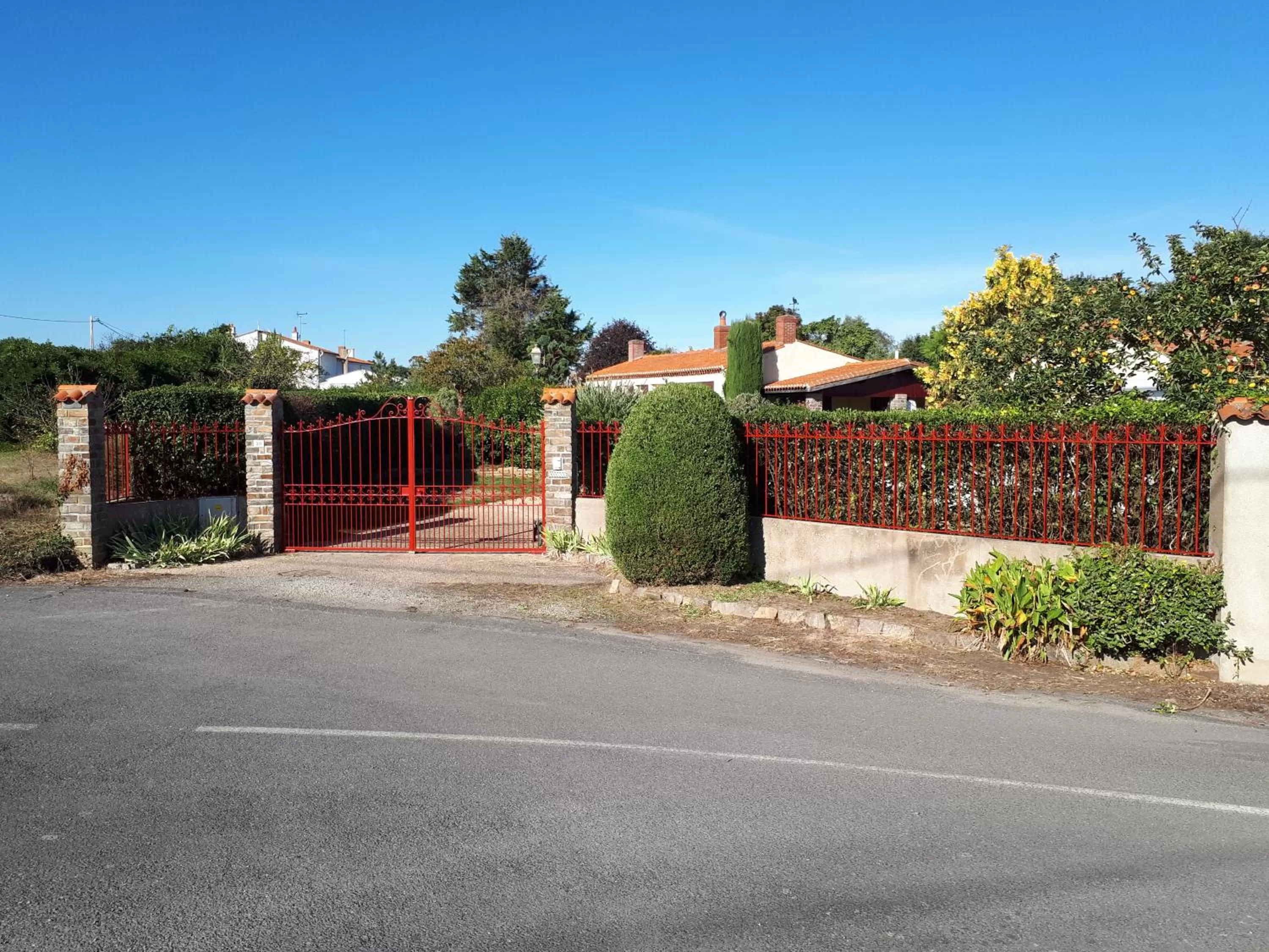 Property building in Chez Daniel & Catherine