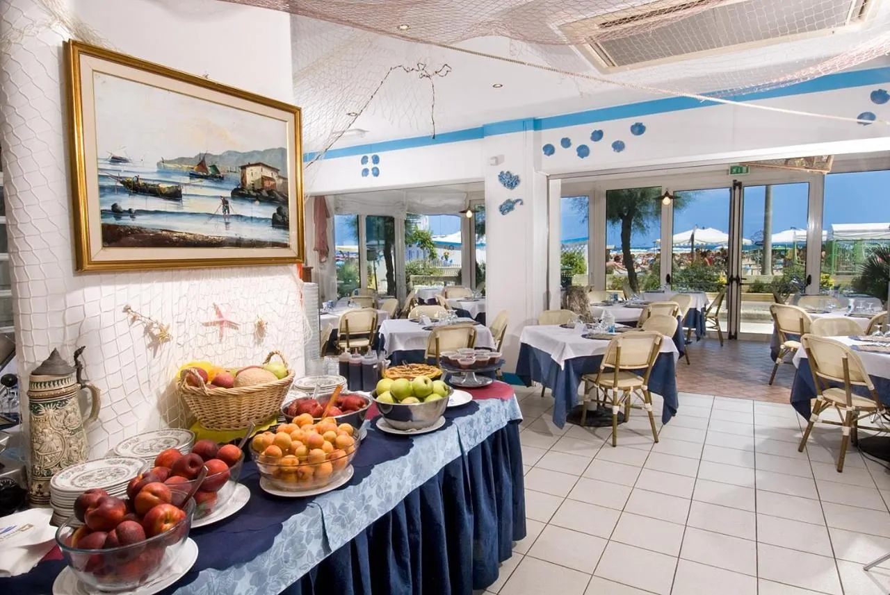 Restaurant/places to eat in Hotel Resort Marinella