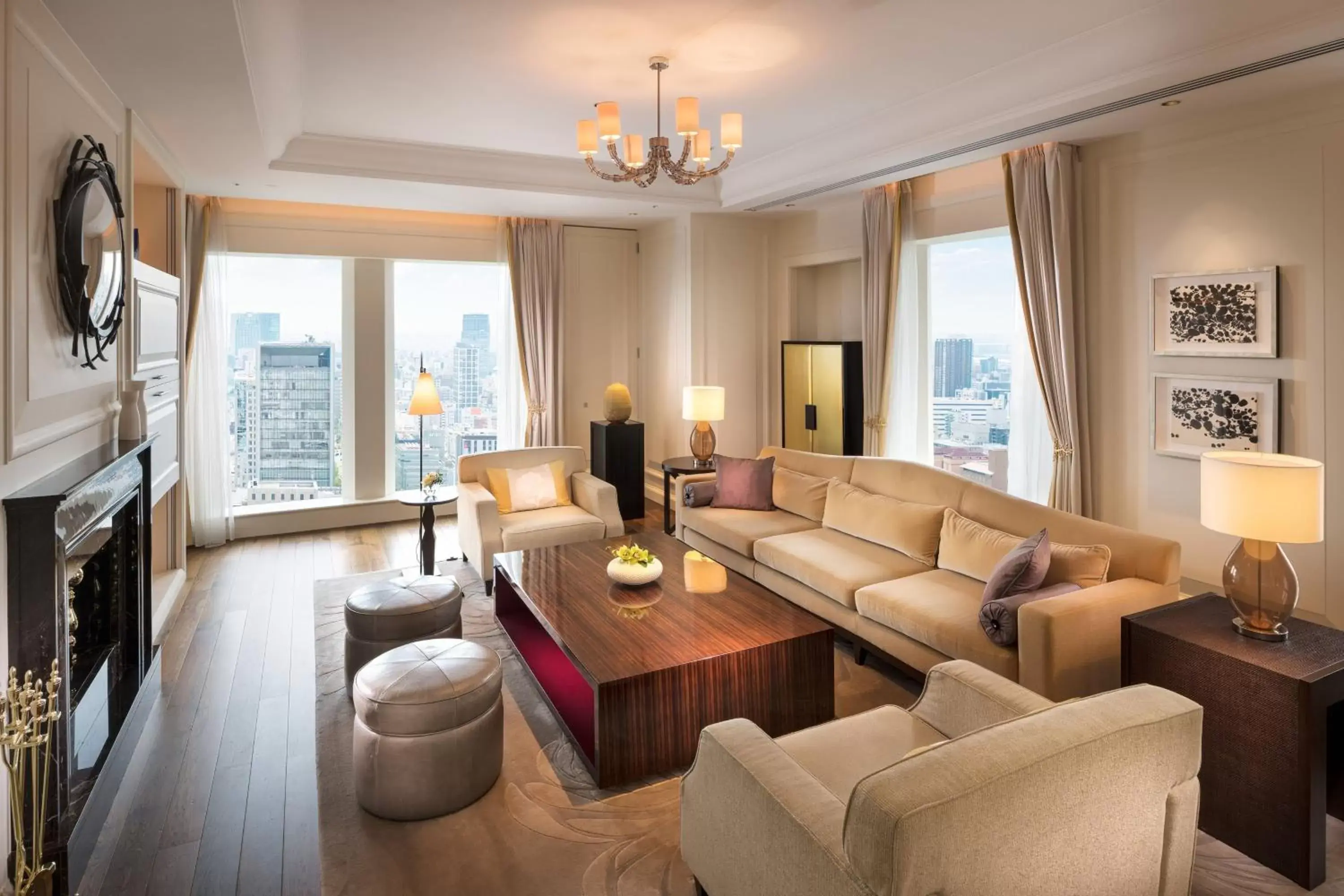 Living room, Seating Area in St. Regis Osaka