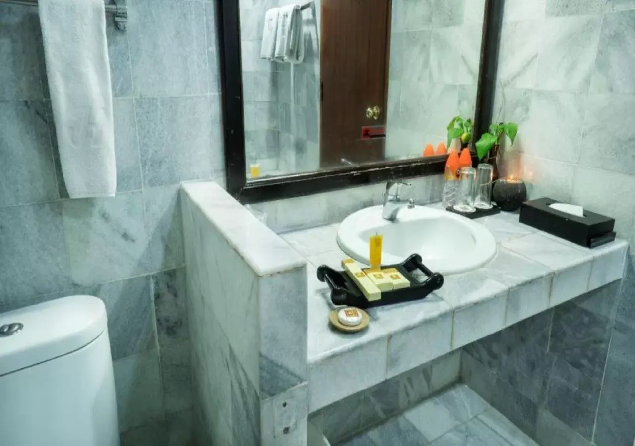 Bathroom in The Jayakarta Yogyakarta Hotel & Spa