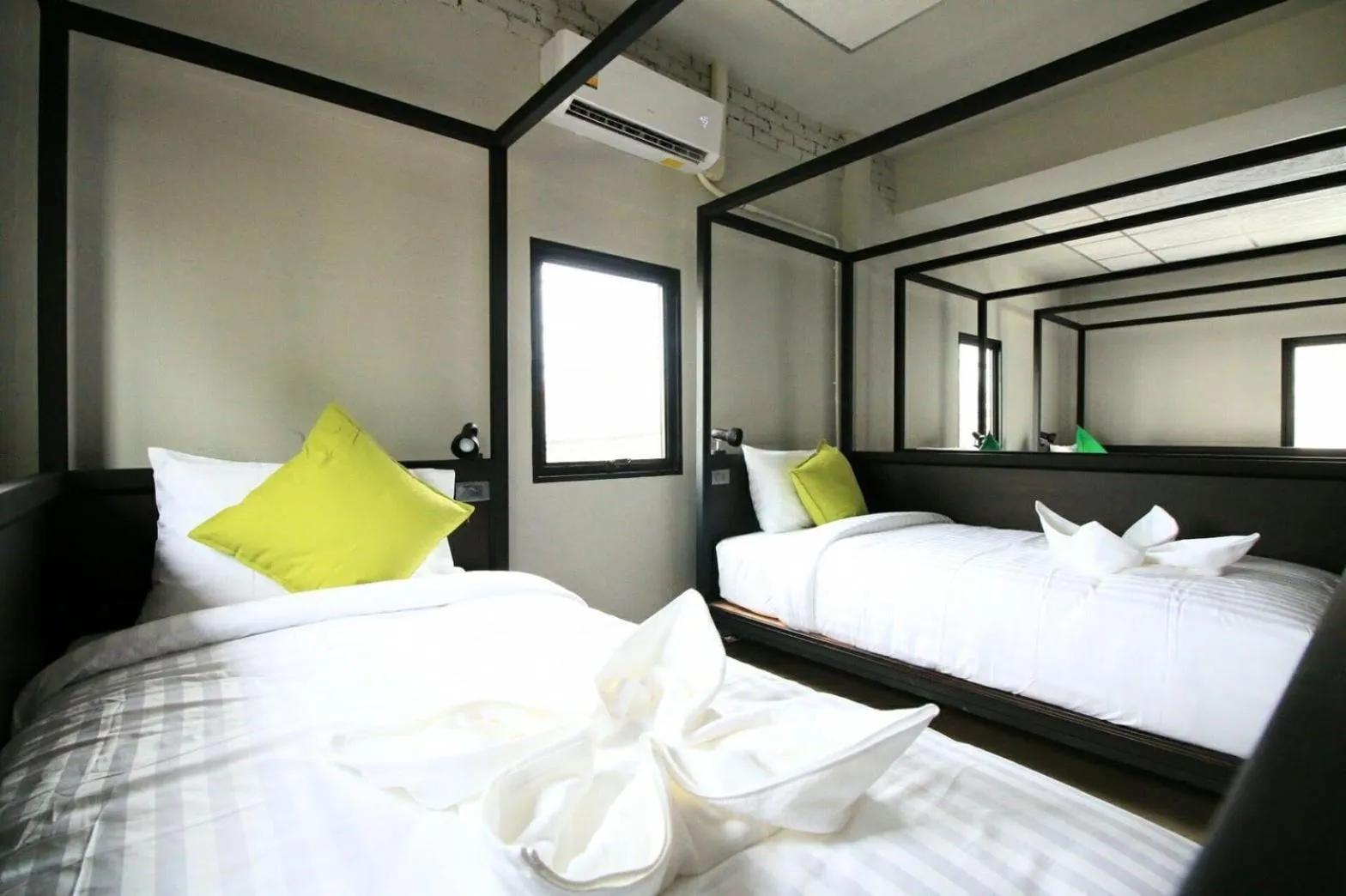 Bed in THE TREE Sleep and Space