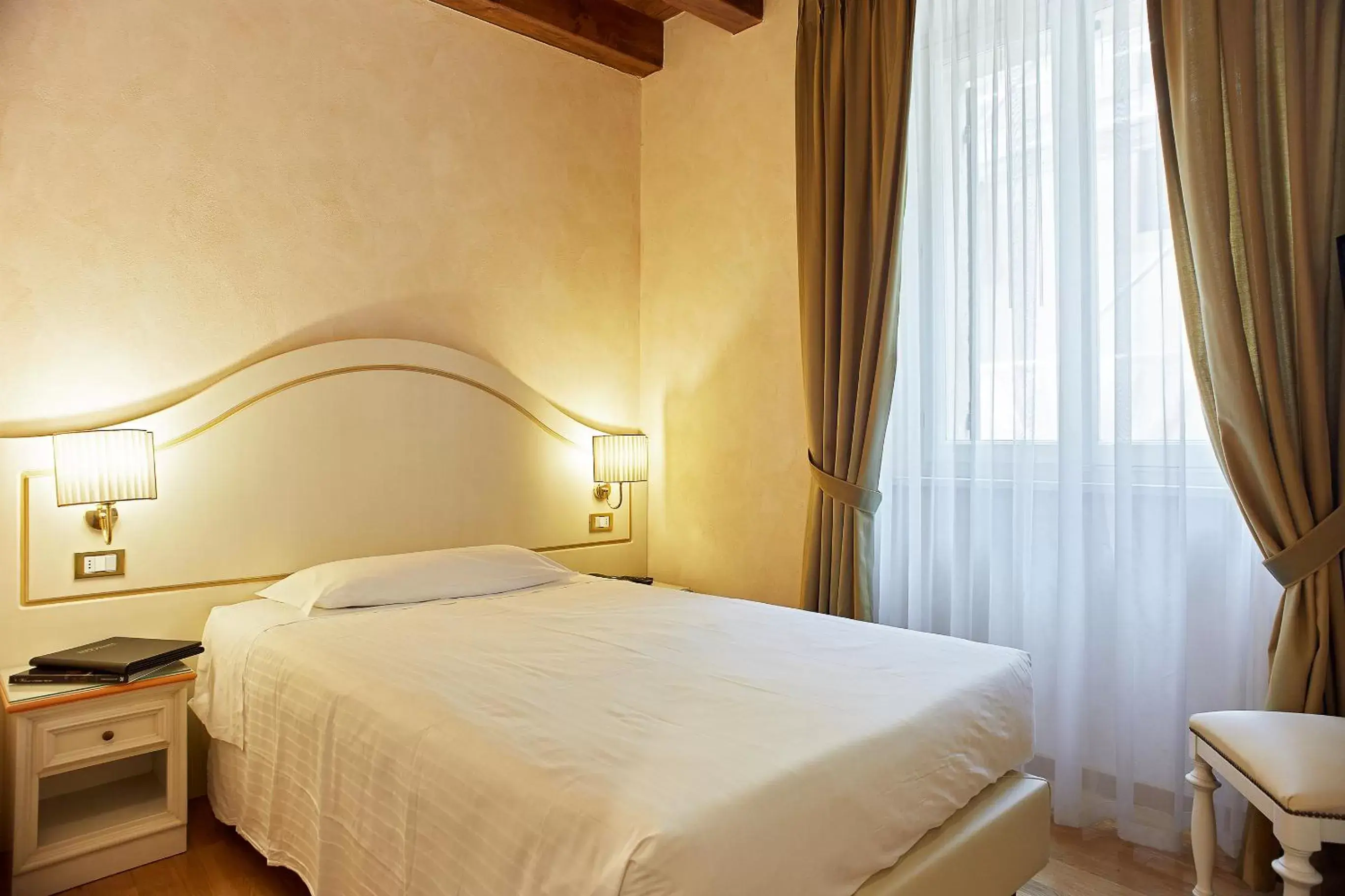 Bedroom, Bed in Albergo Mazzanti