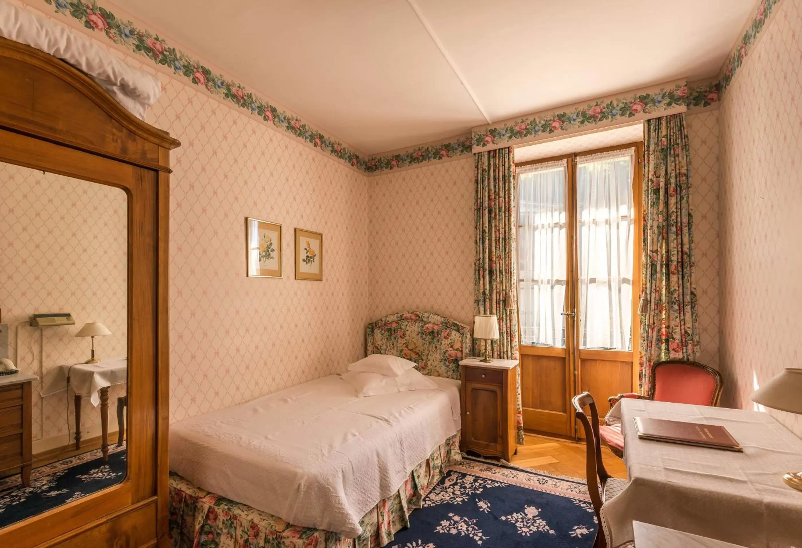Photo of the whole room, Bed in Swiss Historic Hotel Masson