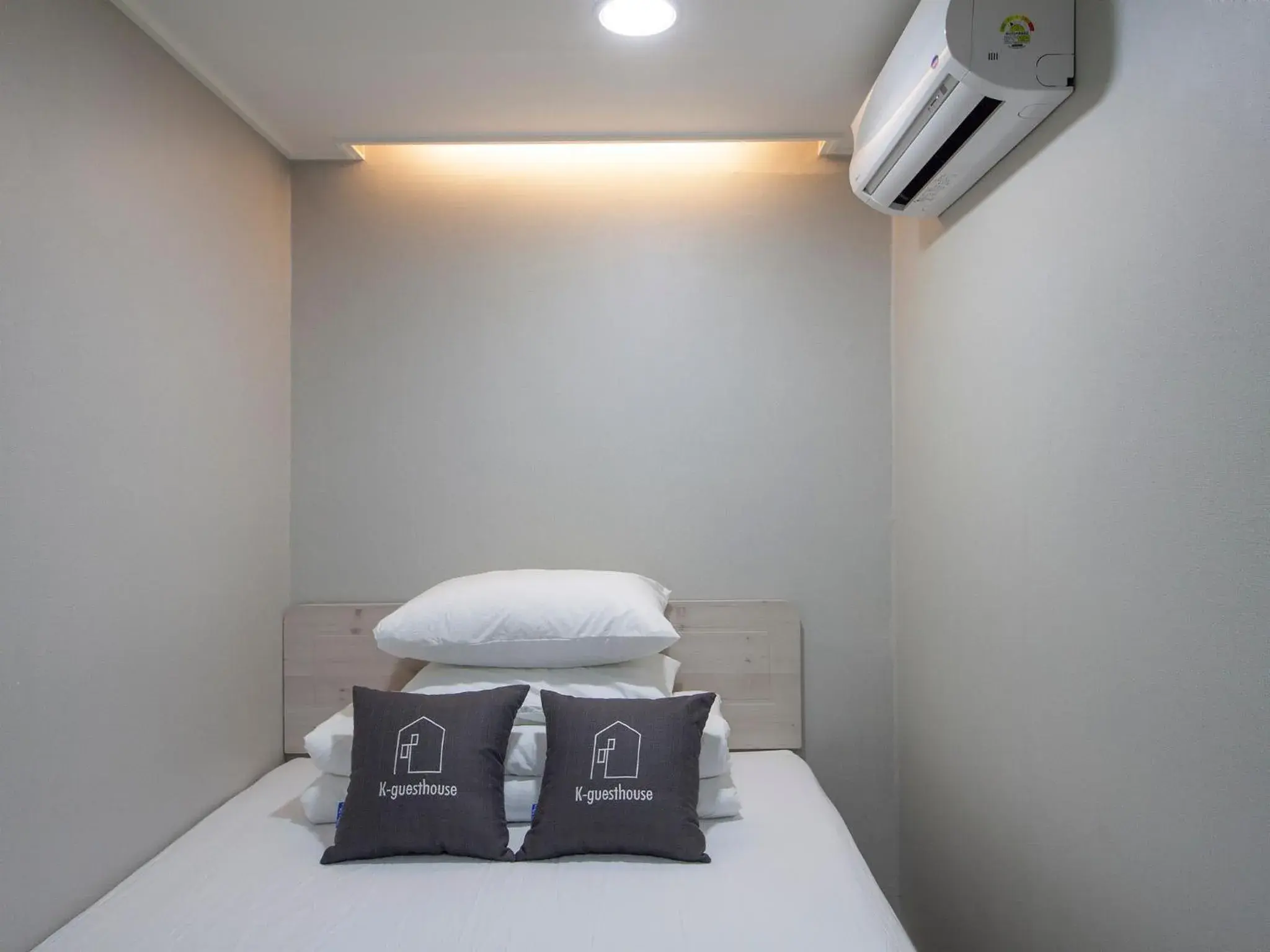 Bed in K-Guesthouse Premium Gangnam 1