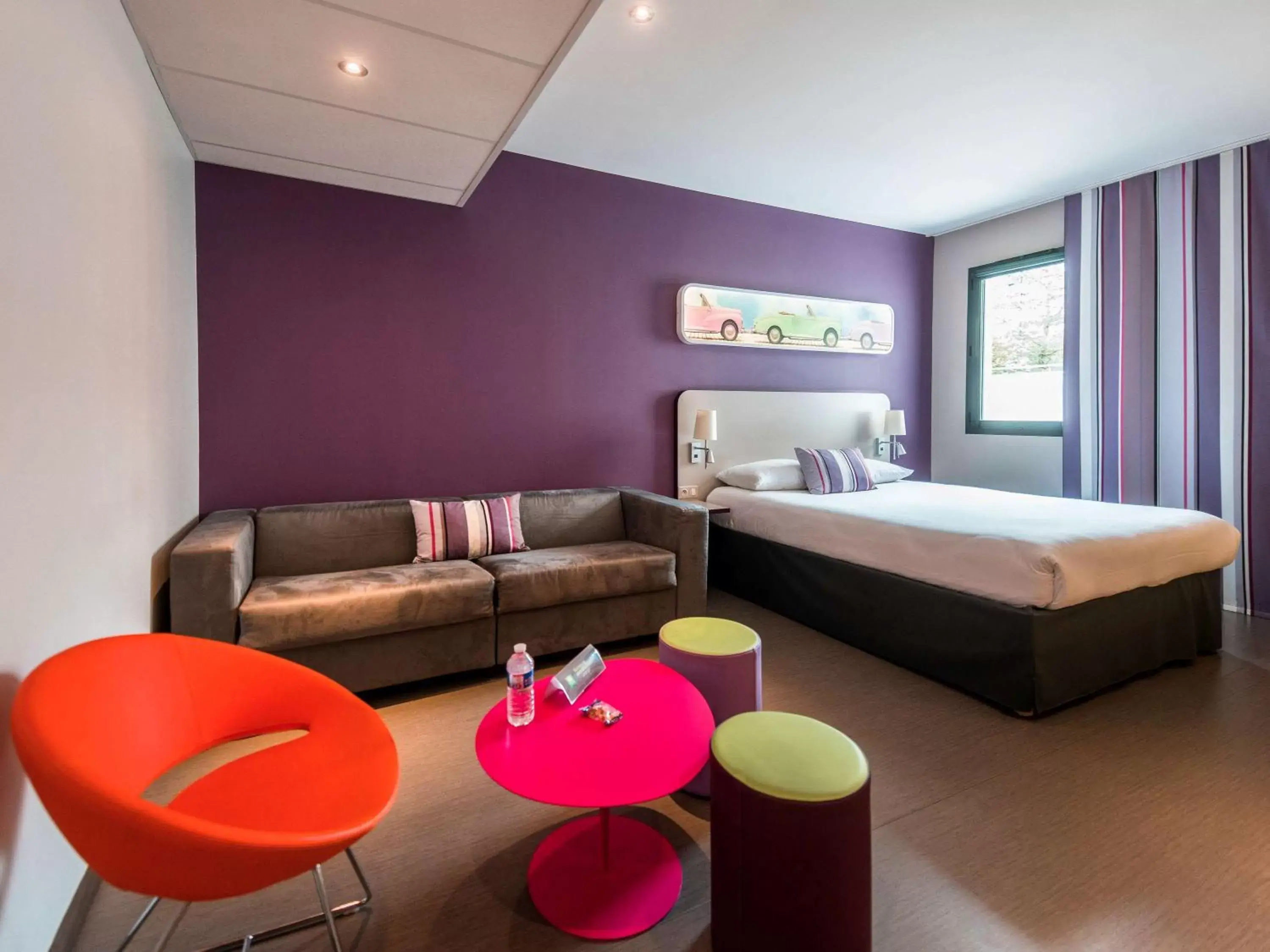 Photo of the whole room in ibis Styles Montbéliard