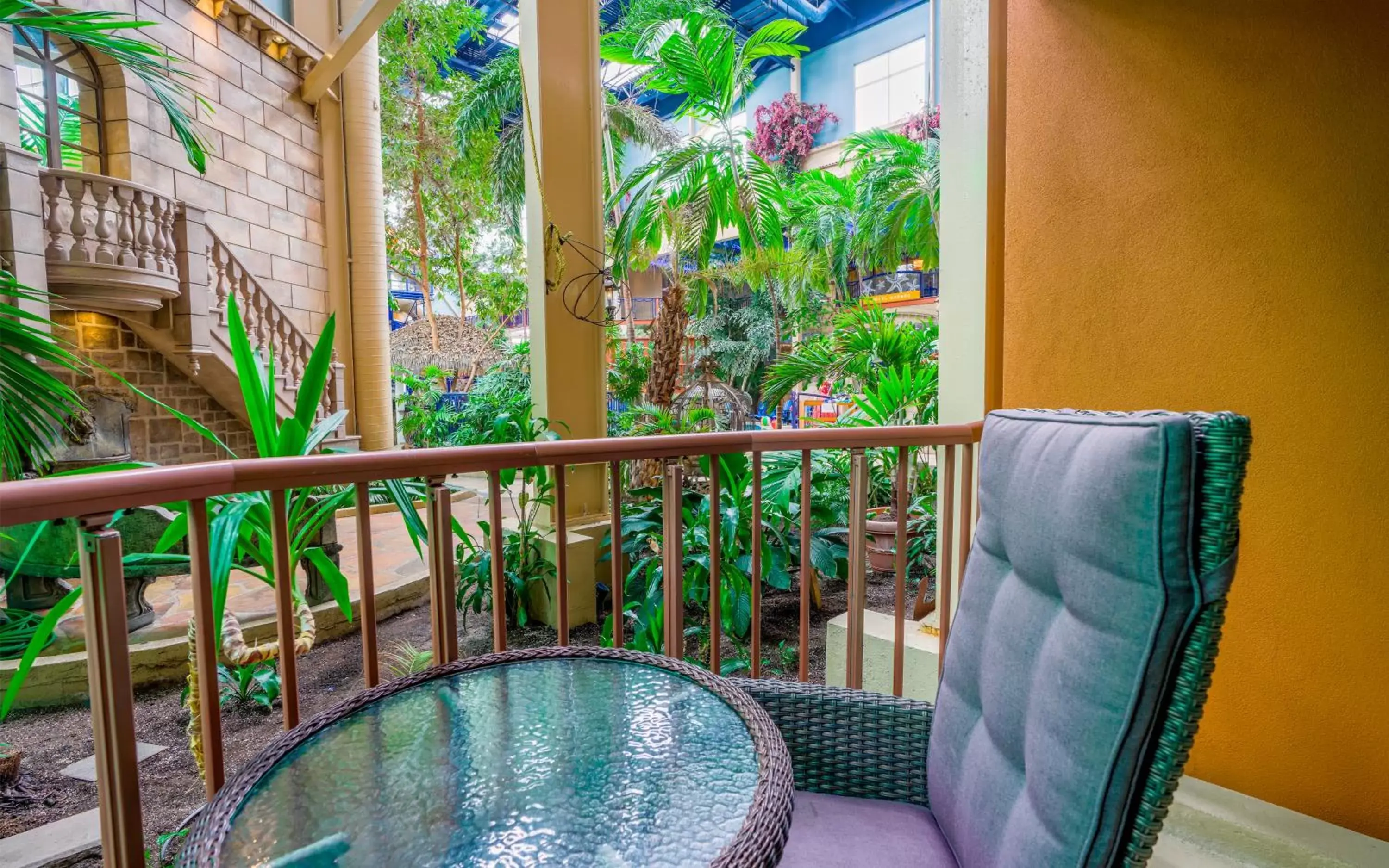 View (from property/room) in L'Hôtel Québec par JARO View (from property/room) in L'Hôtel Québec par JARO