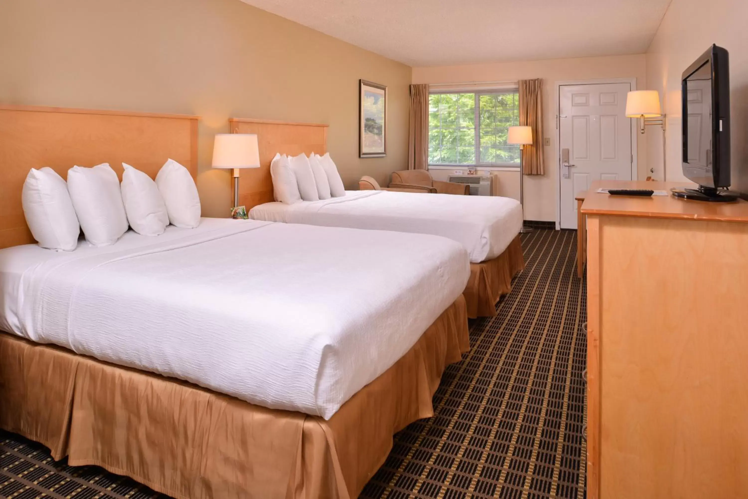 Bed in Campus Inn & Suites Eugene Downtown Bed in Campus Inn & Suites Eugene Downtown