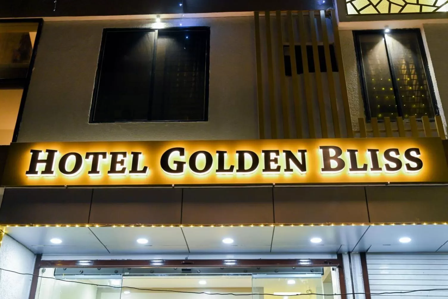 Property building in Hotel Golden Bliss