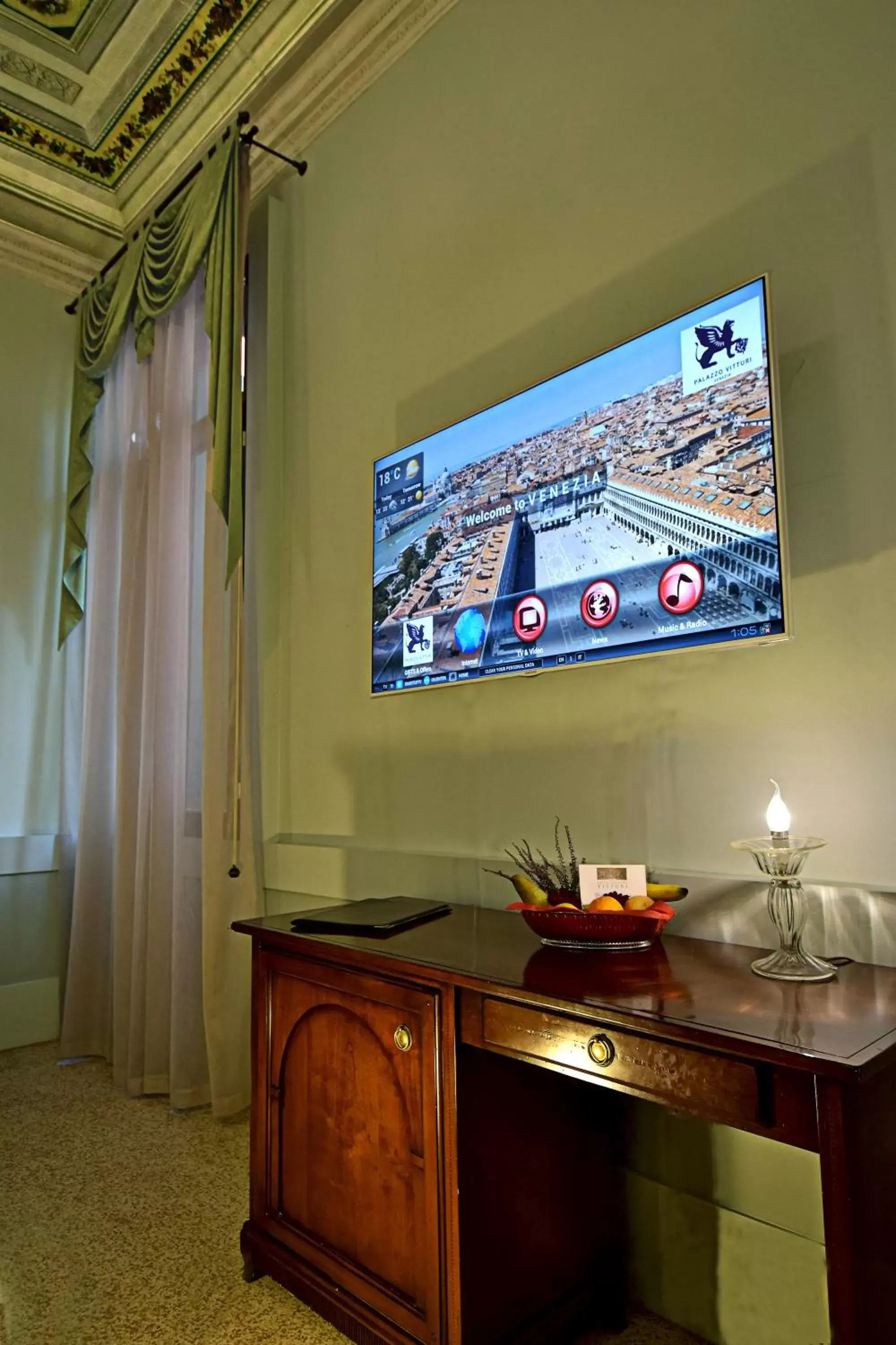 TV and multimedia, TV/Entertainment Center in Hotel Palazzo Vitturi