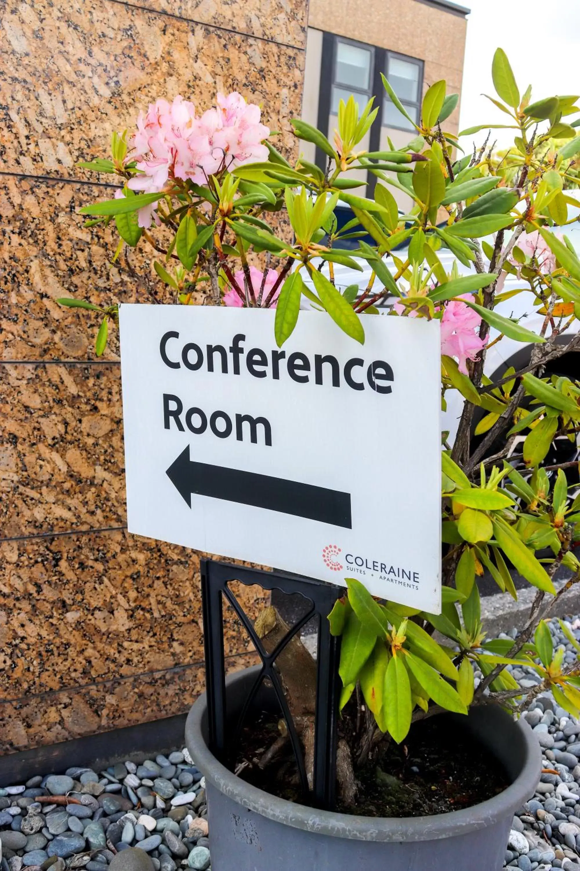 Meeting/conference room in Coleraine Suites & Apartments Meeting/conference room in Coleraine Suites & Apartments