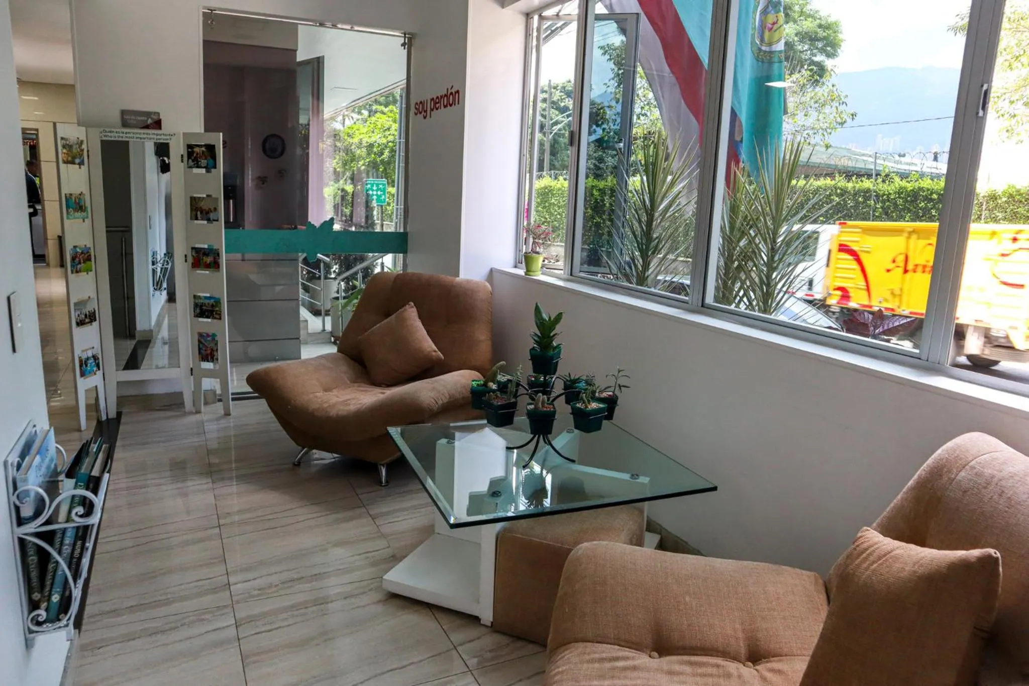 Living room in Hotel Sixtina Plaza Medellin