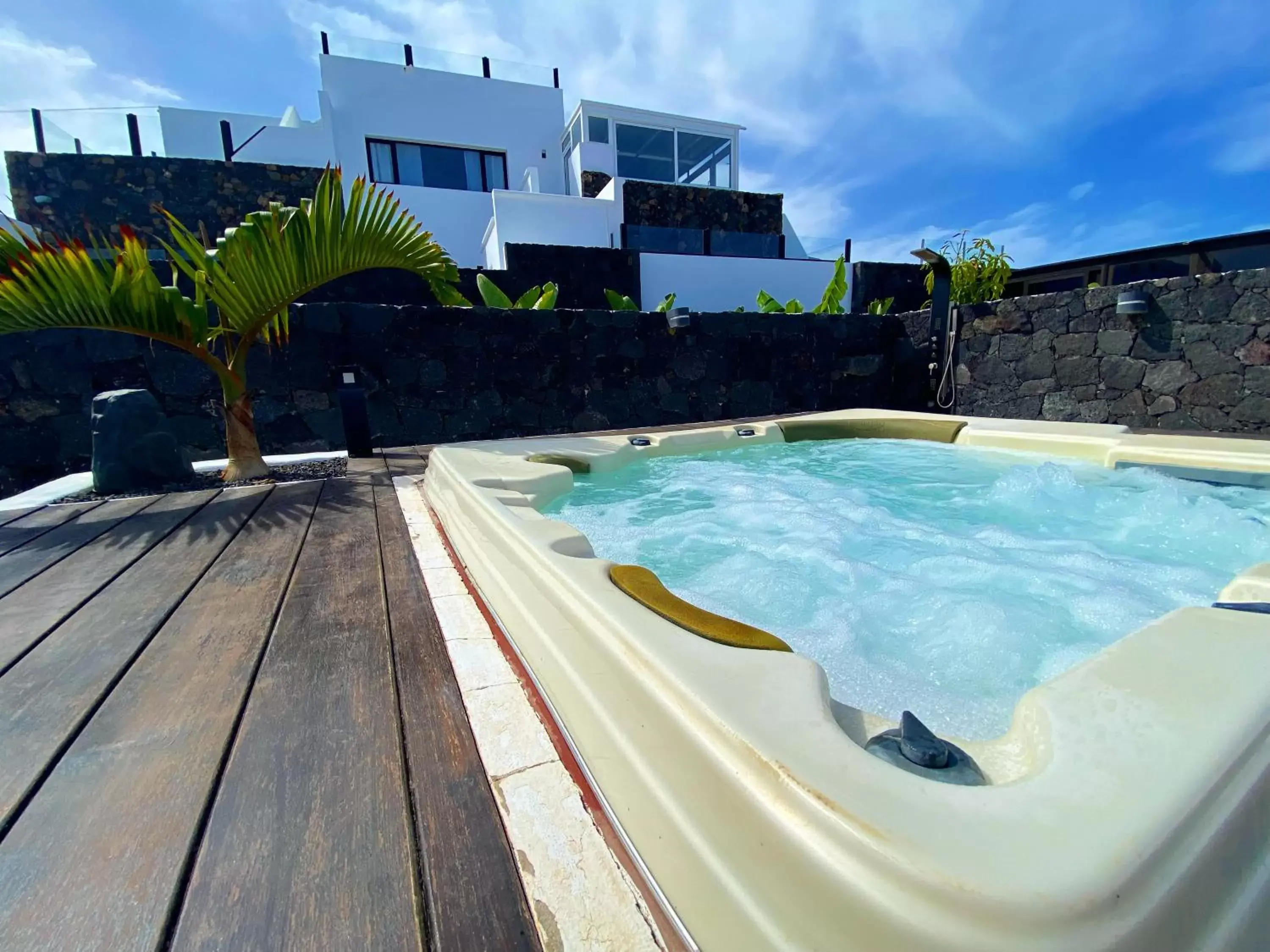 Hot Tub, Swimming Pool in Finca Marisa