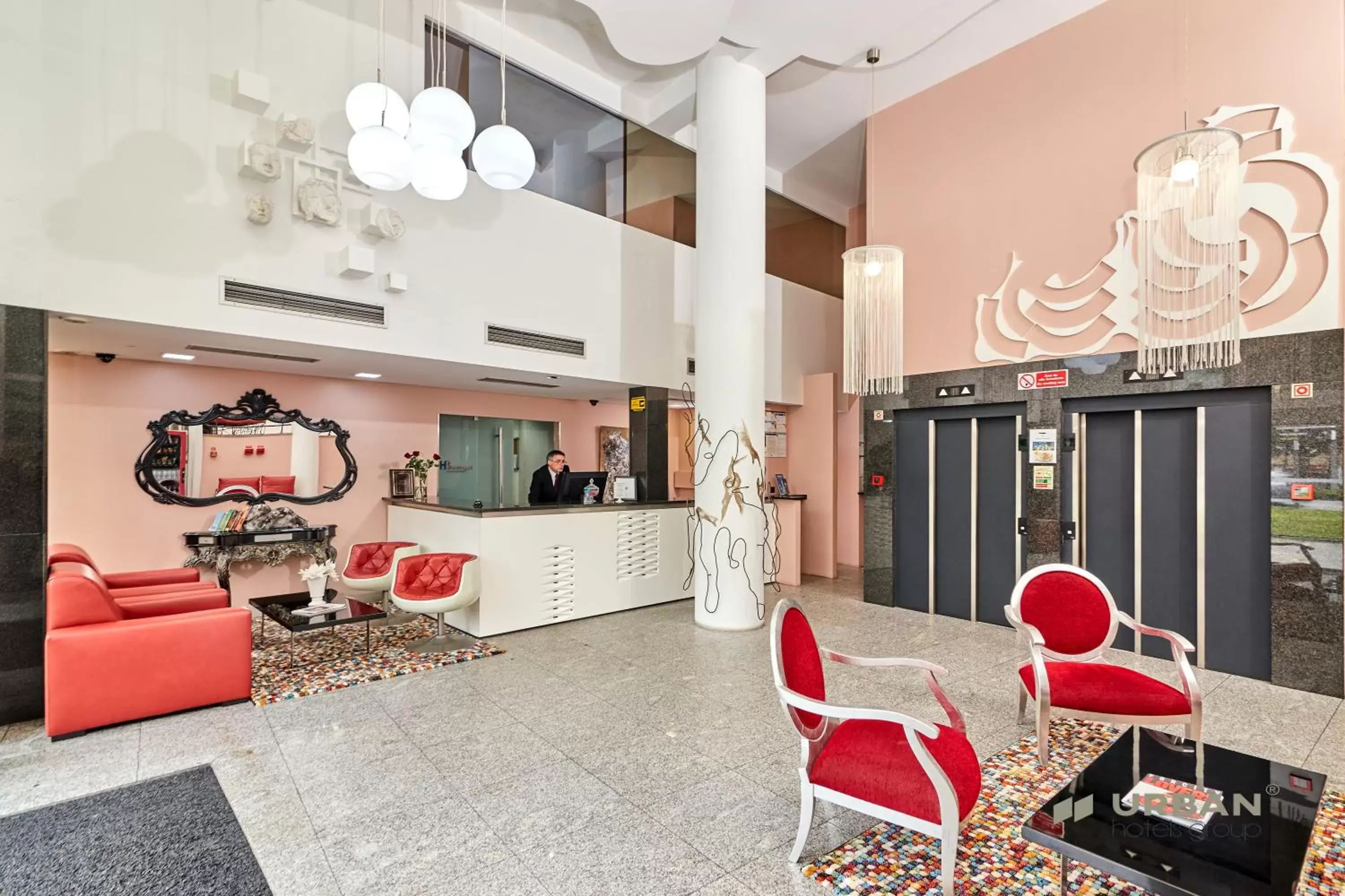 Lounge or bar, Lobby/Reception in Urban Hotel Amadeos