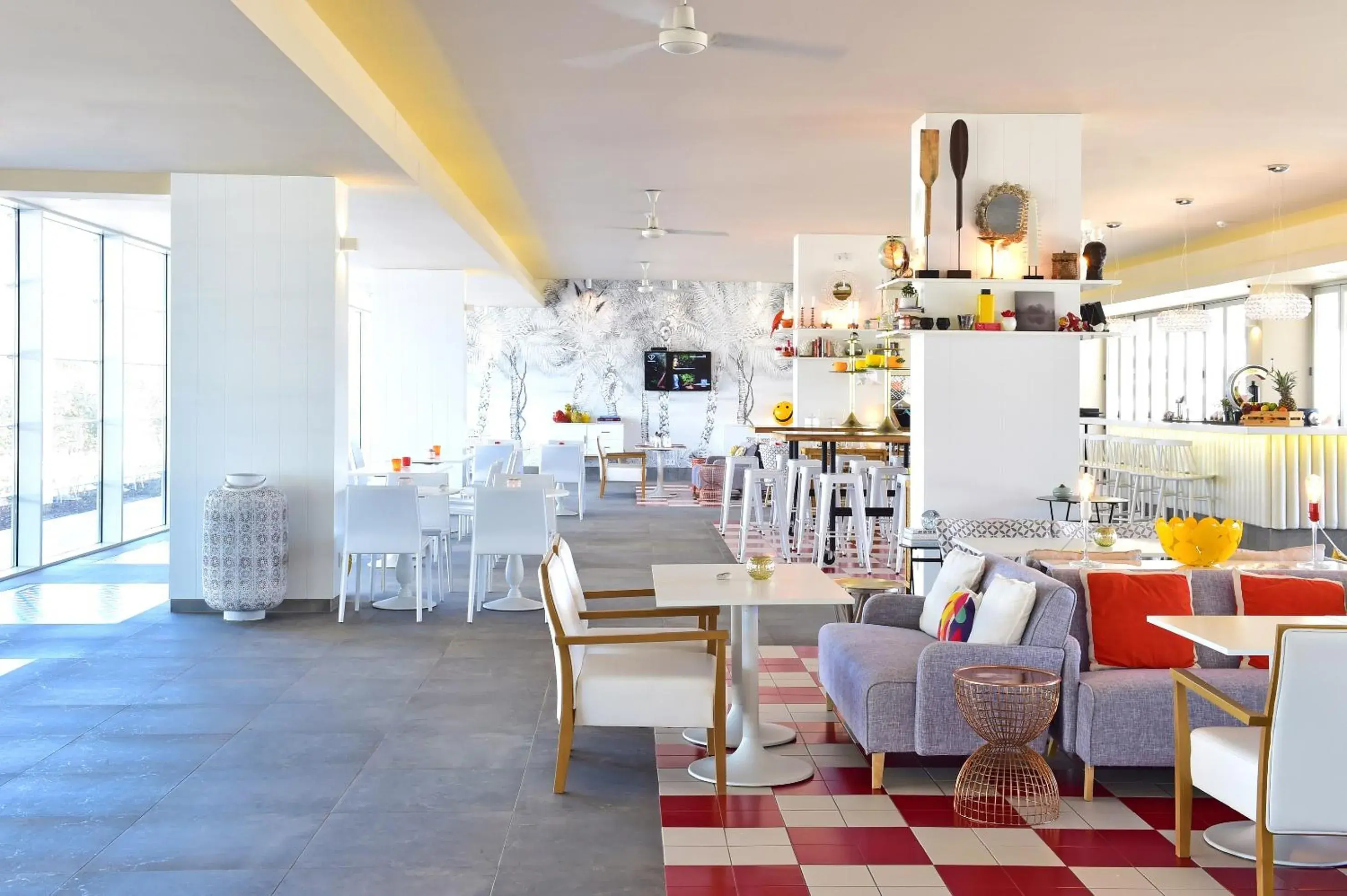 Lounge or bar, Restaurant/Places to Eat in Pestana Alvor South Beach Premium Suite Hotel