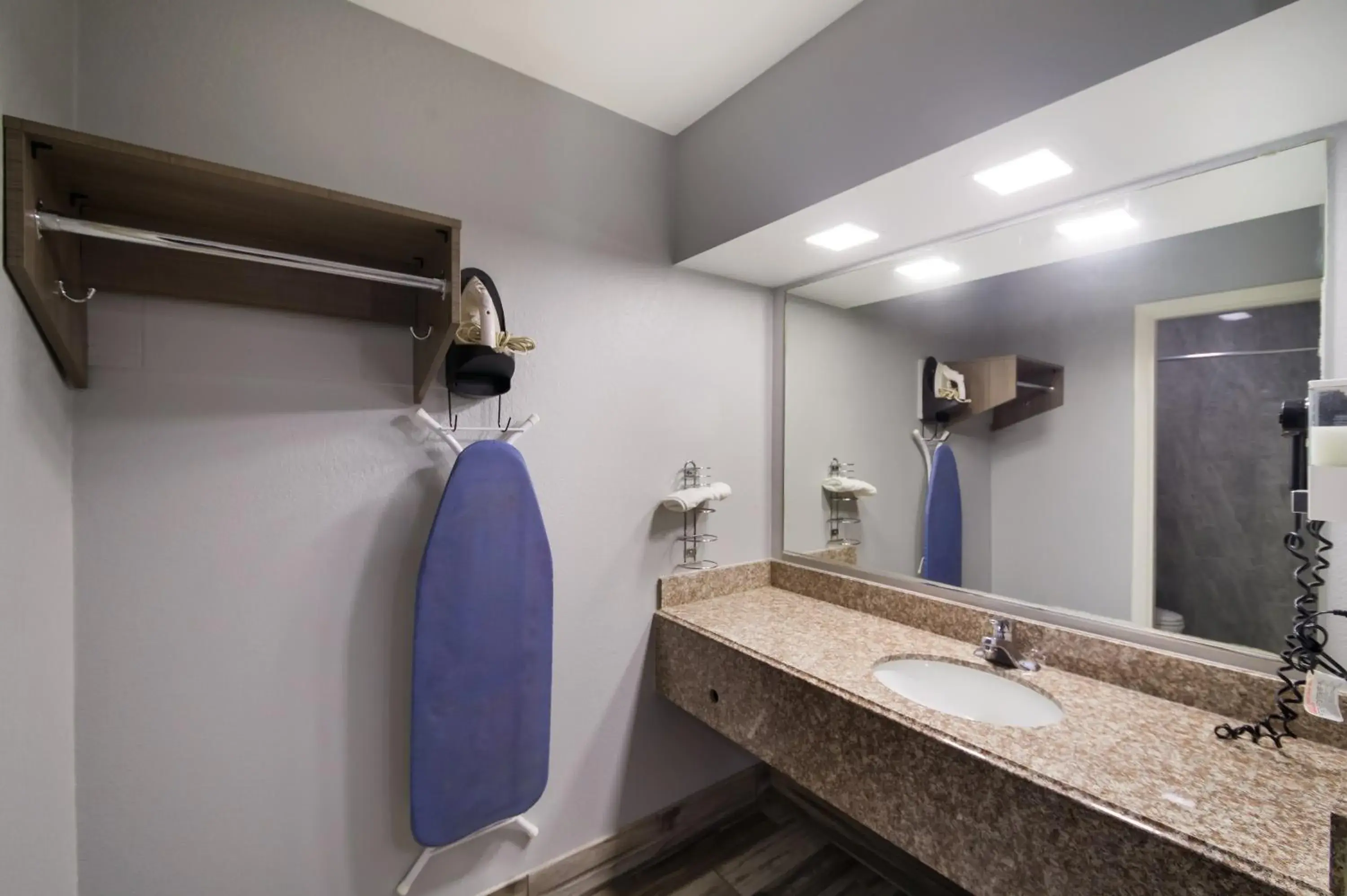 Bathroom in Americas Best Value Inn Buda